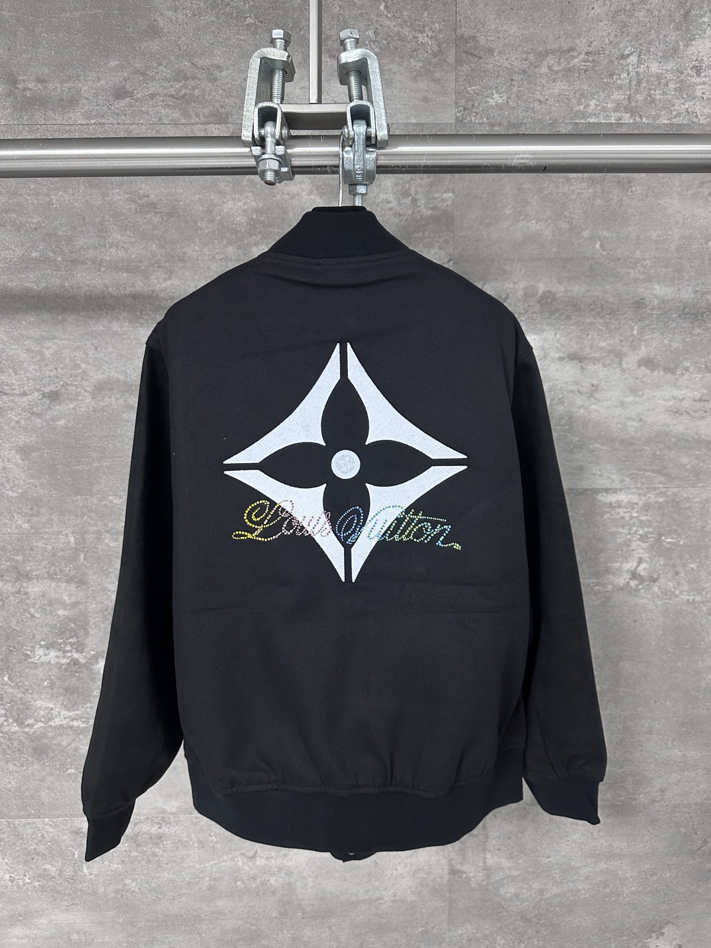 LV 루이비통 컬러 크리스털 클로버 자수 베이스볼 자켓 의류