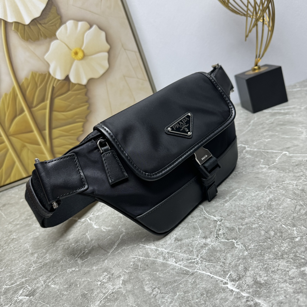 PRADA 프라다 웨이스트백 힙색 가방