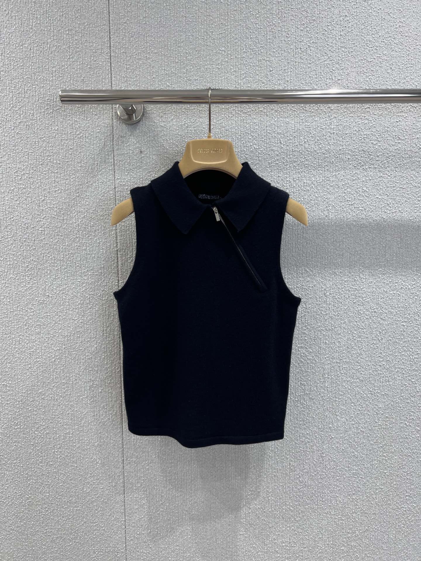 miumiu 미우미우 민소매 니트 상의 의류