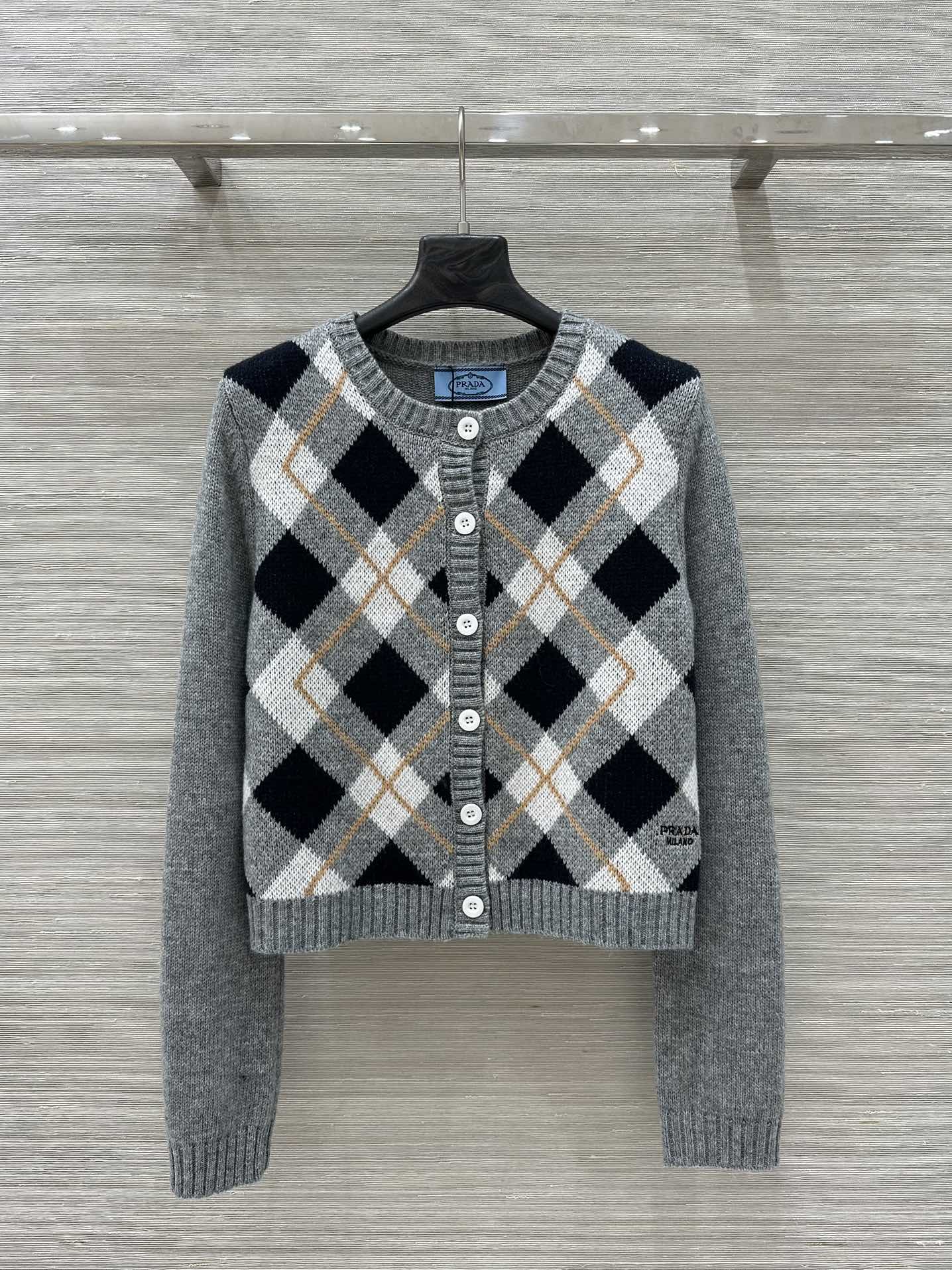 PRADA 프라다 니트 가디건 의류