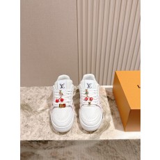 LV 루이비통 클래식 스니커즈 신발