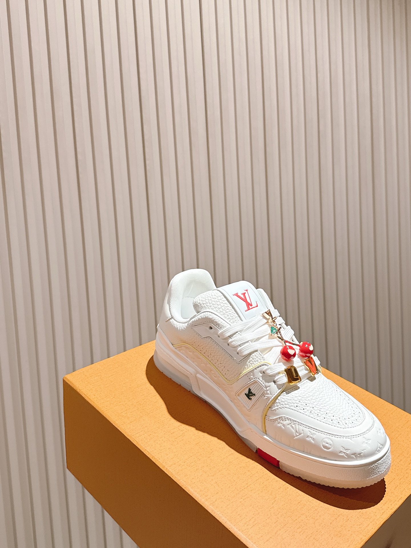 LV 루이비통 클래식 스니커즈 신발