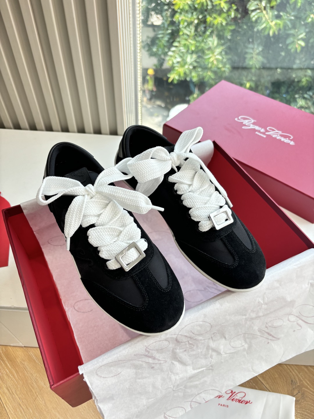 Roger Vivier RV 로저 비비에 트레이닝 스니커즈 신발