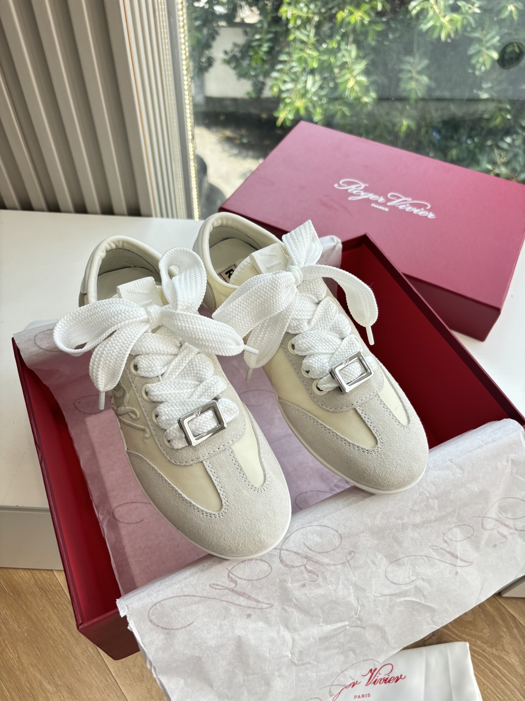 Roger Vivier RV 로저 비비에 트레이닝 스니커즈 신발