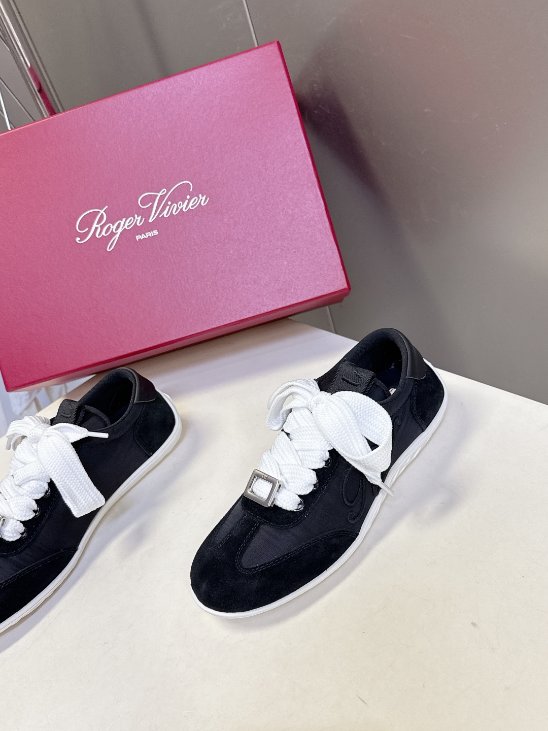 Roger Vivier Rv 로저 비비에 스니커즈 신발