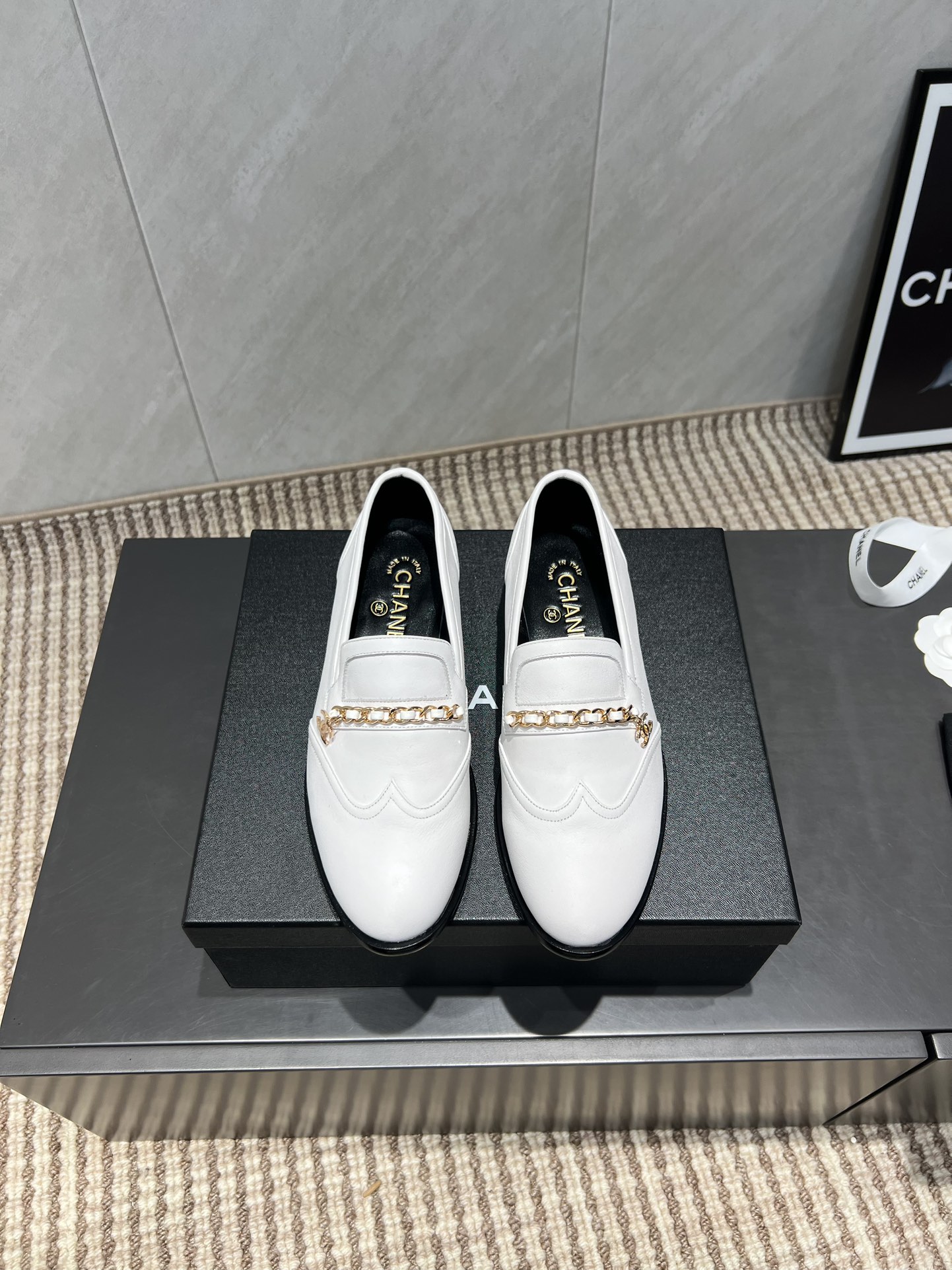 CHANEL 샤넬 원형토 체인 로퍼 구두 신발