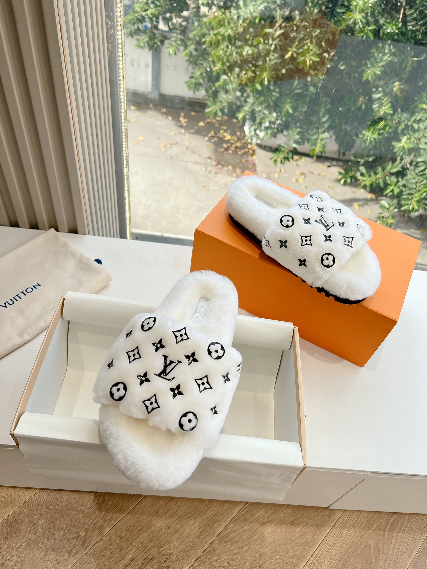 LV Archlight 루이비통 클래식 퍼 스노우 슬리퍼 슈즈 신발