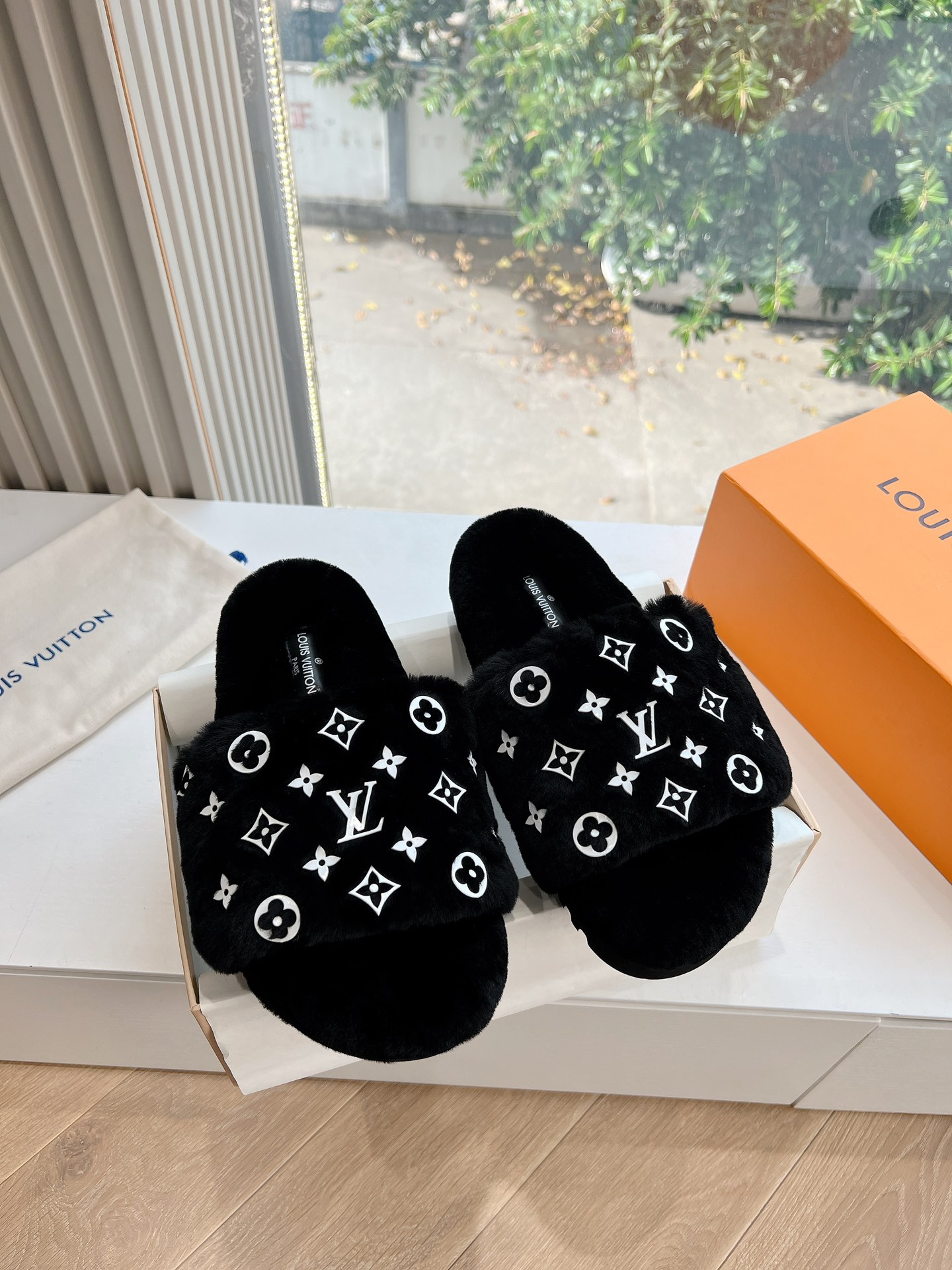 LV Archlight 루이비통 클래식 퍼 스노우 슬리퍼 슈즈 신발
