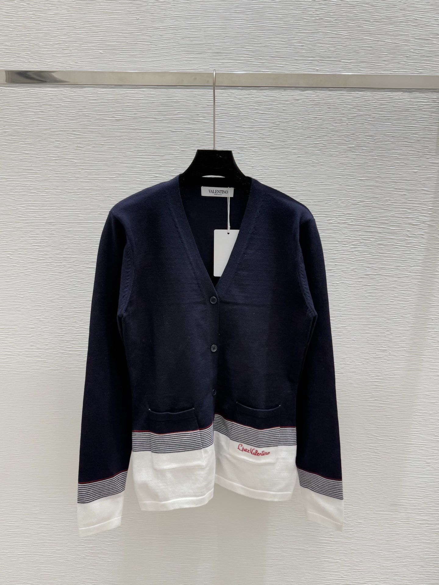 Valentino 발렌티노 배색 레터 V넥 니트 긴팔 가디건 의류