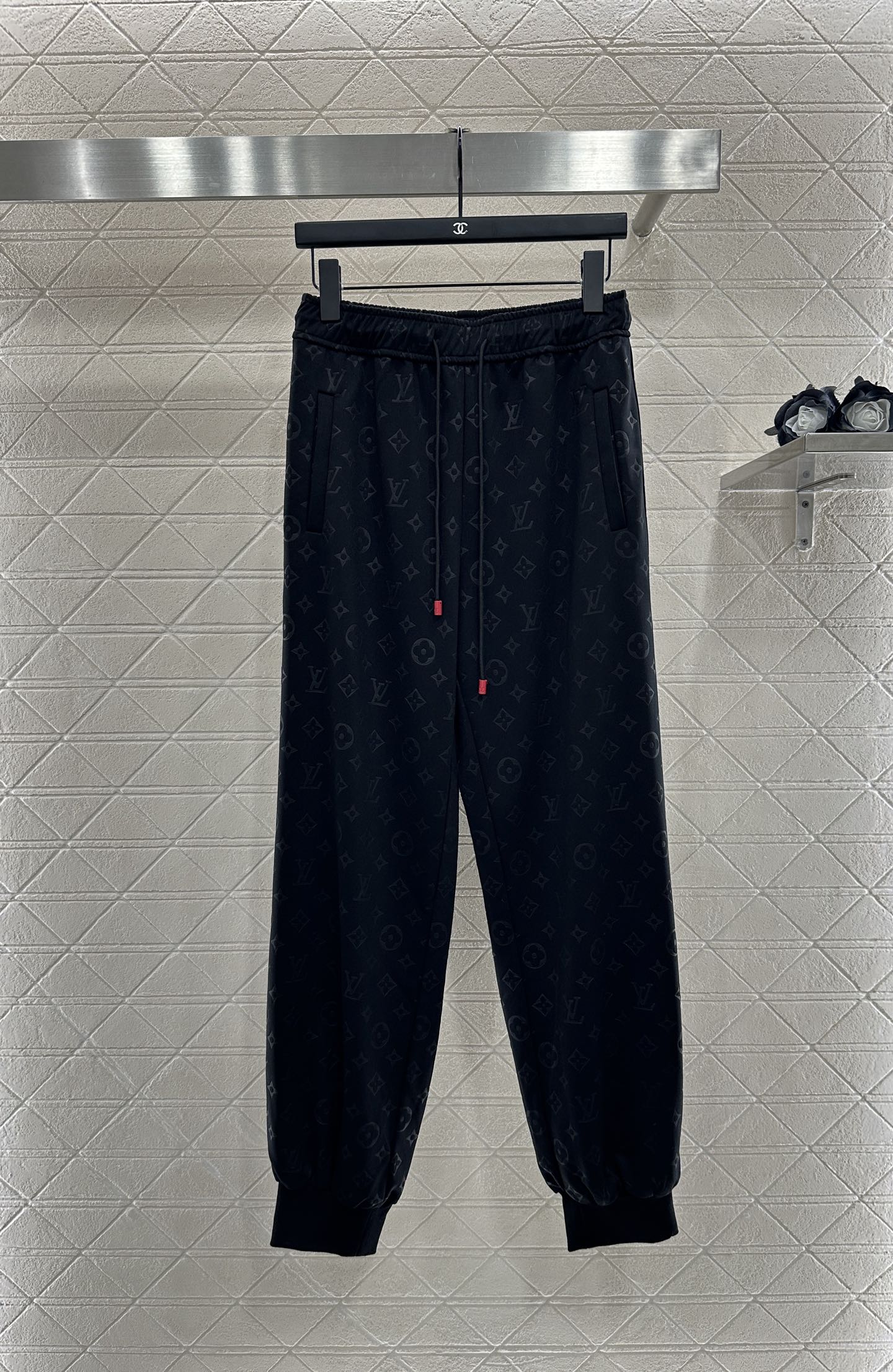 LV 루이비통 캐주얼 긴팔 티셔츠 + 트레이닝 팬츠 상하의 세트 의류