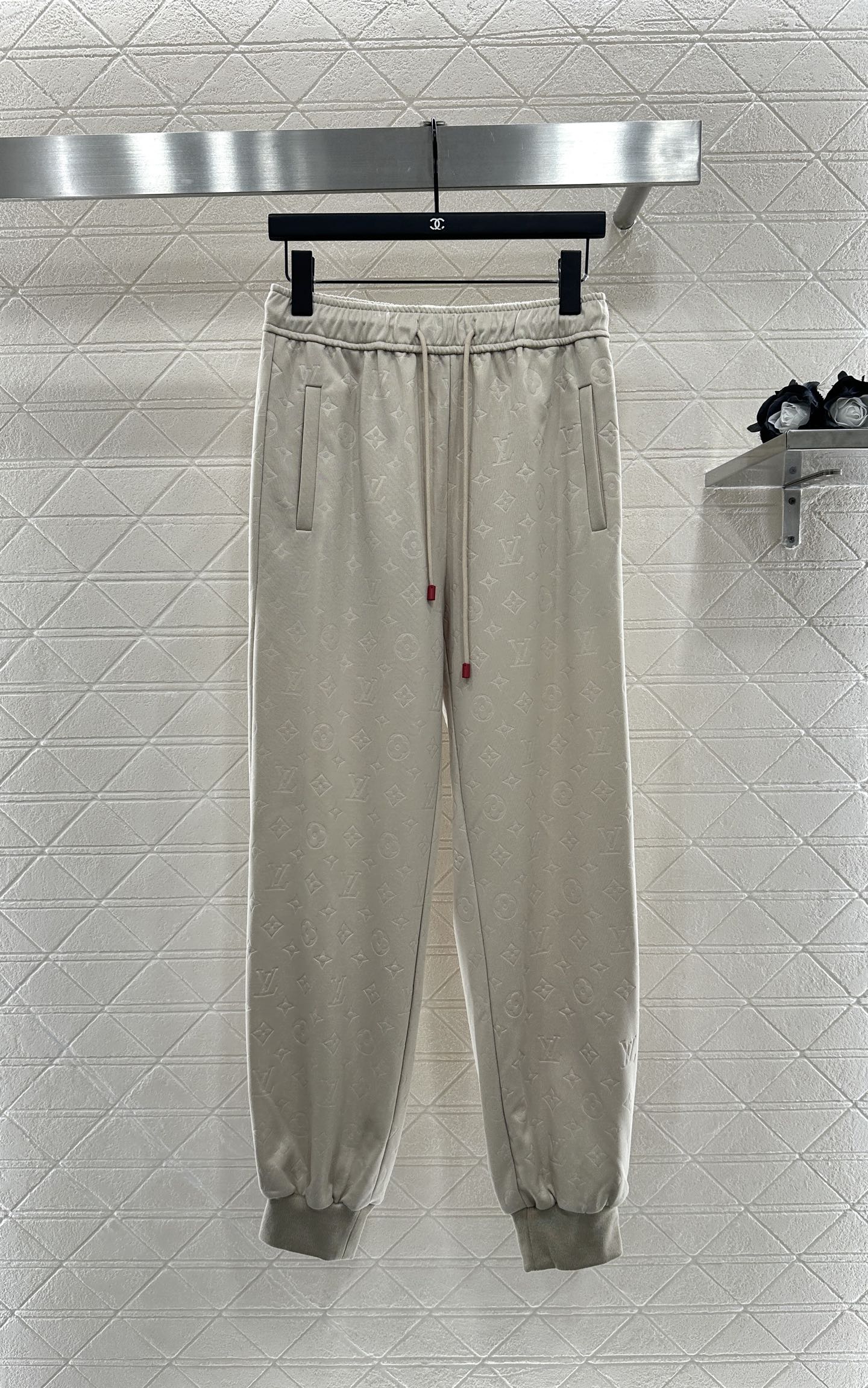 LV 루이비통 캐주얼 긴팔 티셔츠 + 트레이닝 팬츠 상하의 세트 의류