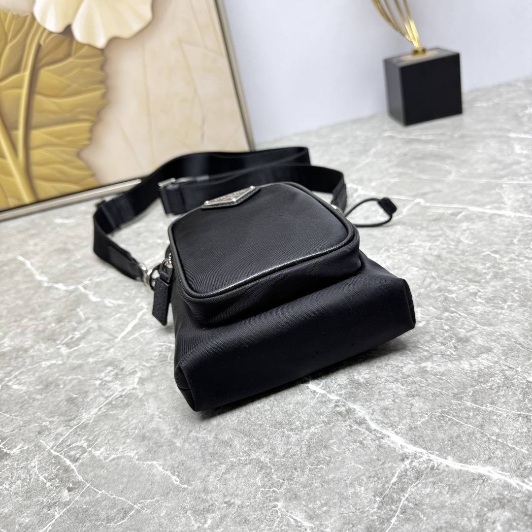 PRADA 프라다 휴대폰 크로스백 가방