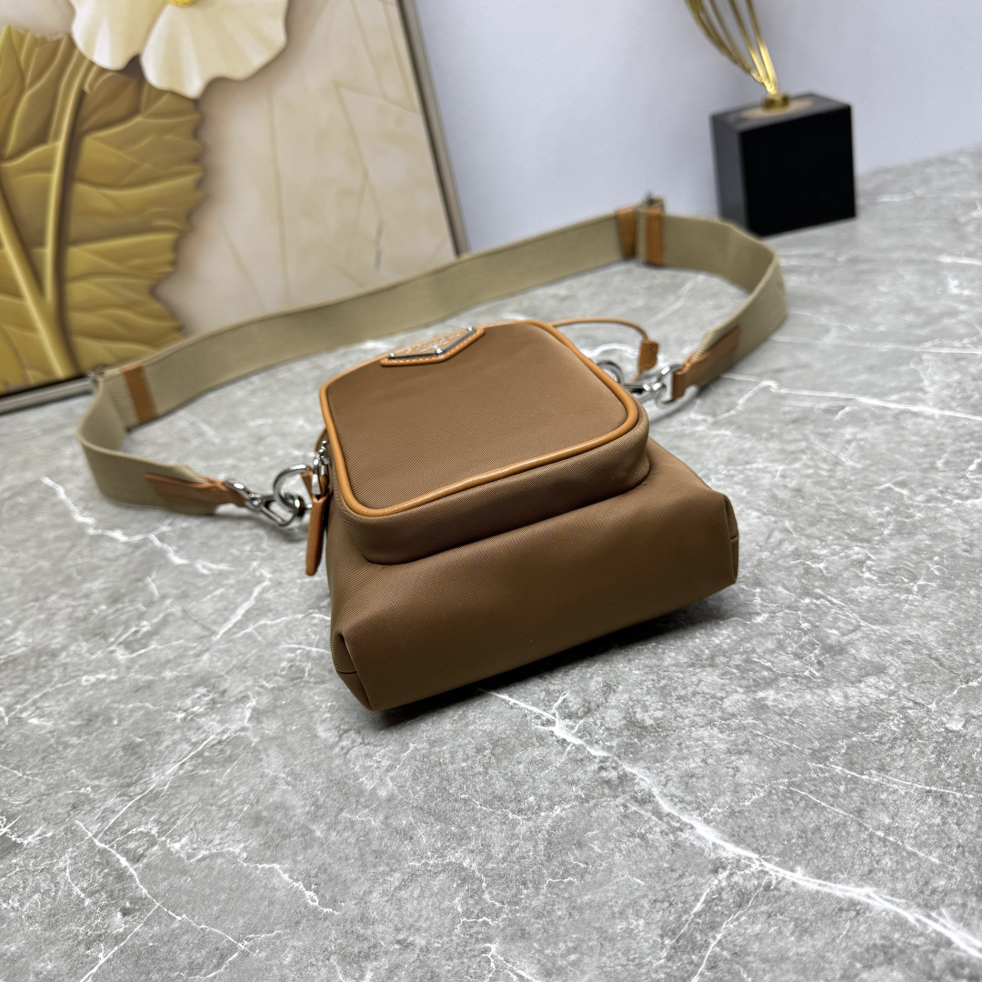 PRADA 프라다 휴대폰 크로스백 가방