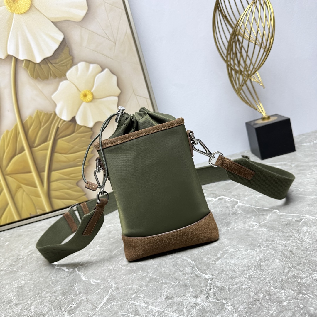 PRADA 프라다 휴대폰 크로스백 가방