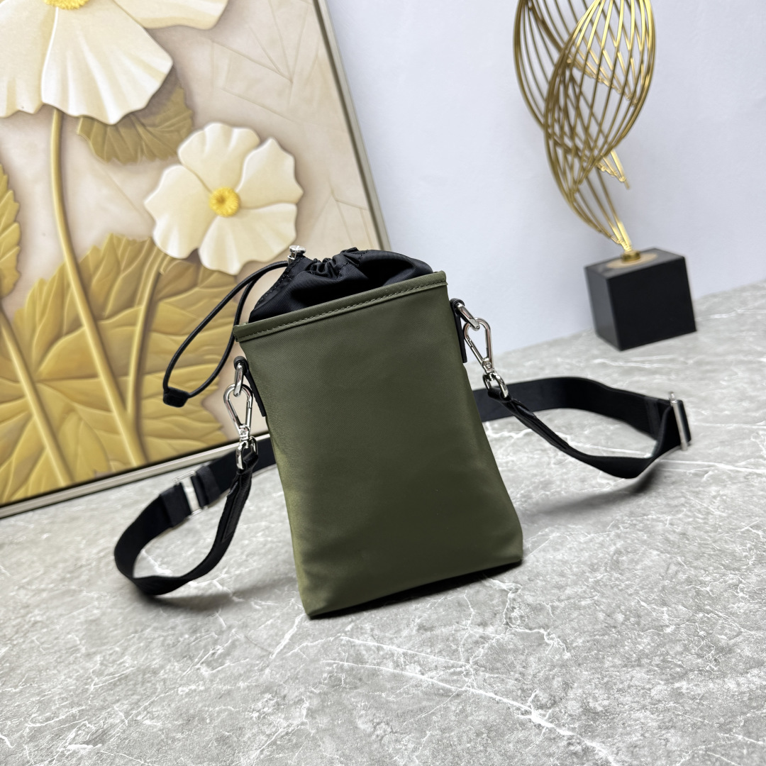 PRADA 프라다 휴대폰 크로스백 가방