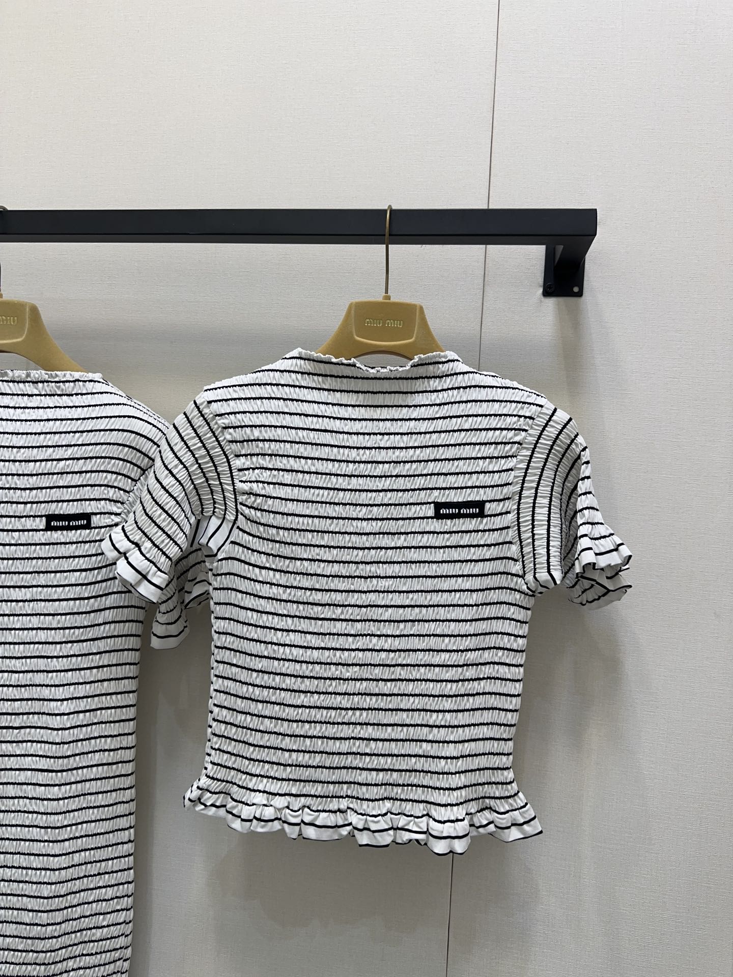 MiuMiu 미우미우 반팔 빈티지 스트라이프 플리츠 블라우스 의류