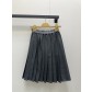 miumiu 미우미우  배색 체크 플리츠 미디 스커트 치마 의류