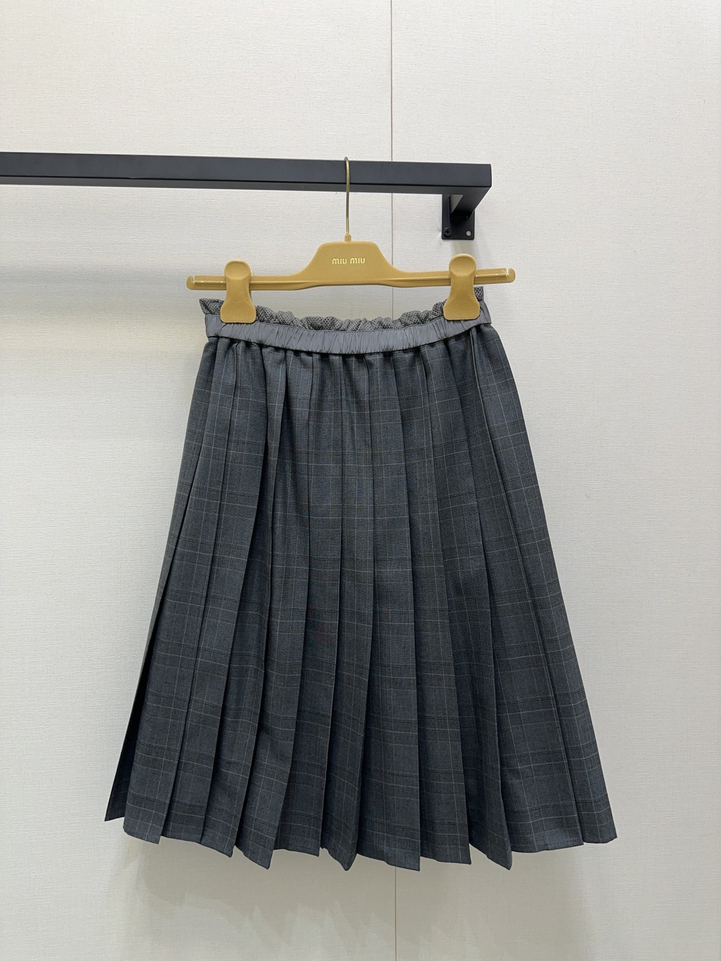 miumiu 미우미우  배색 체크 플리츠 미디 스커트 치마 의류
