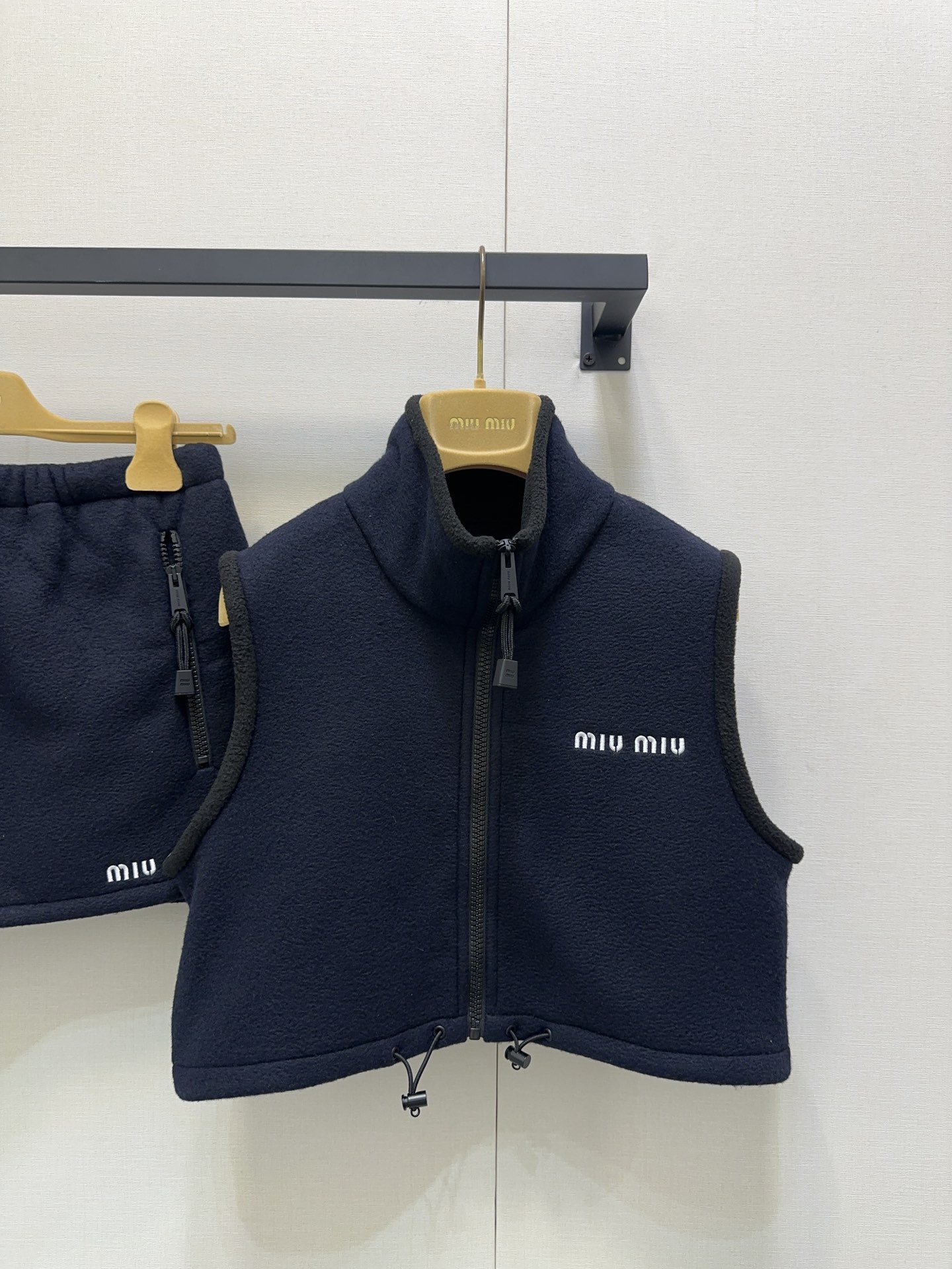 MiuMiu 미우미우 로고 자수 플리스 베스트 조끼 의류