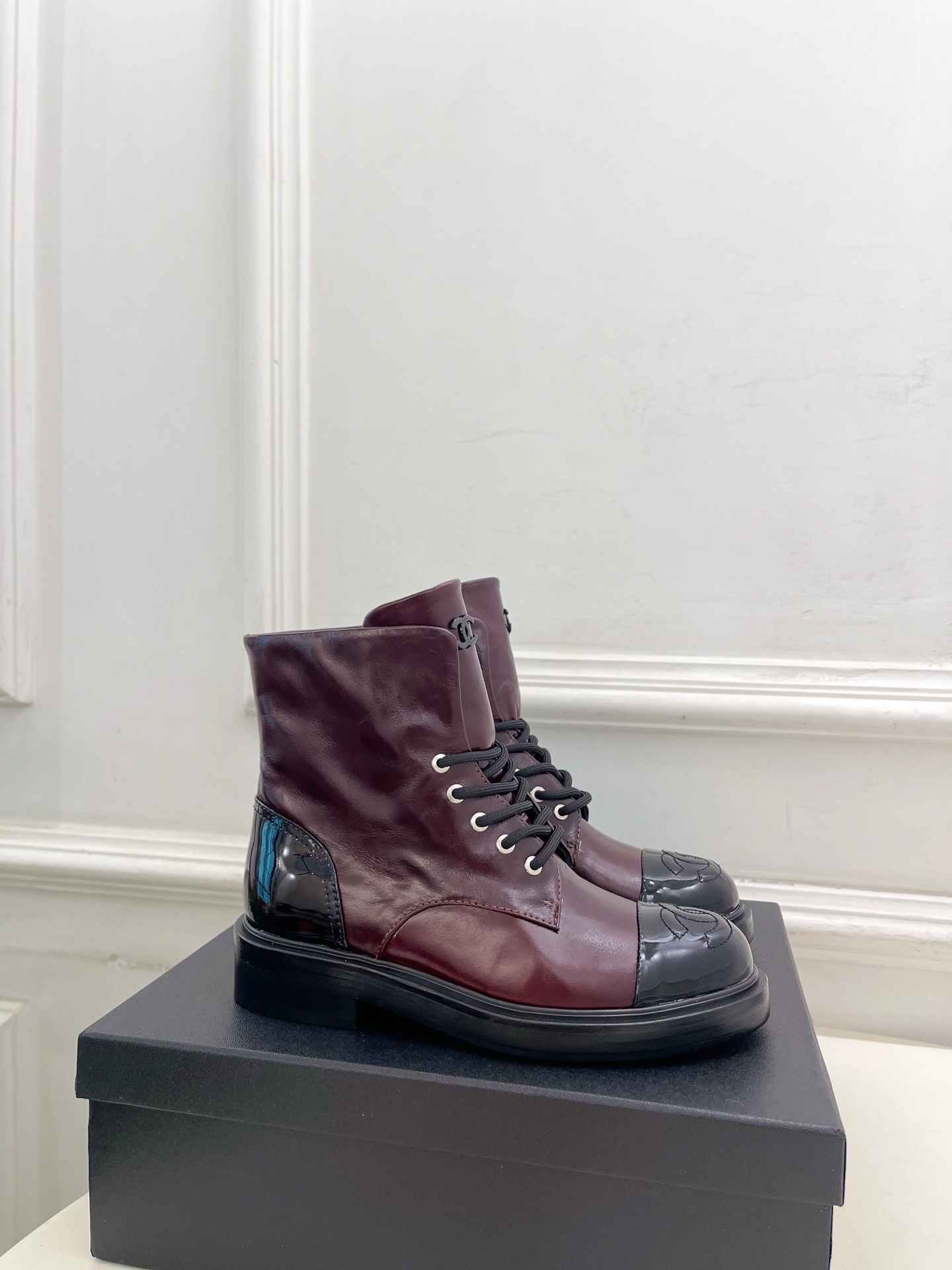 CHANEL 샤넬 더블C 배색 두꺼운 밑창 마틴 부츠 신발