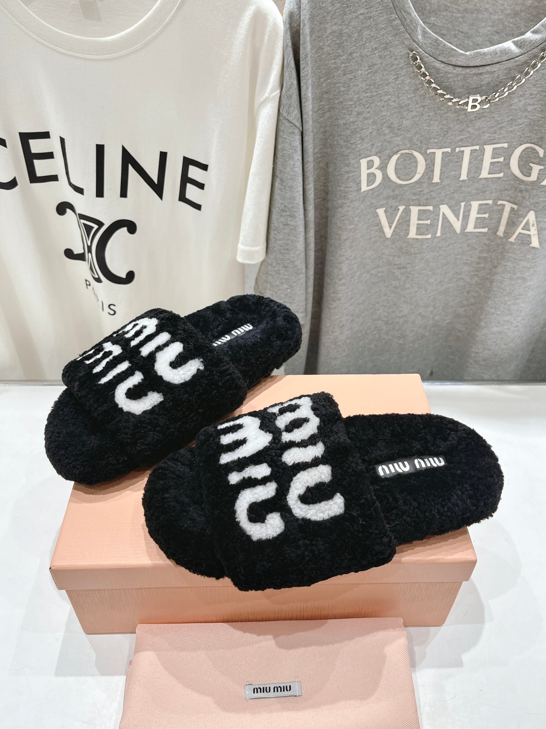 MiuMiu 미우미우 플랫 퍼 슬리퍼 신발