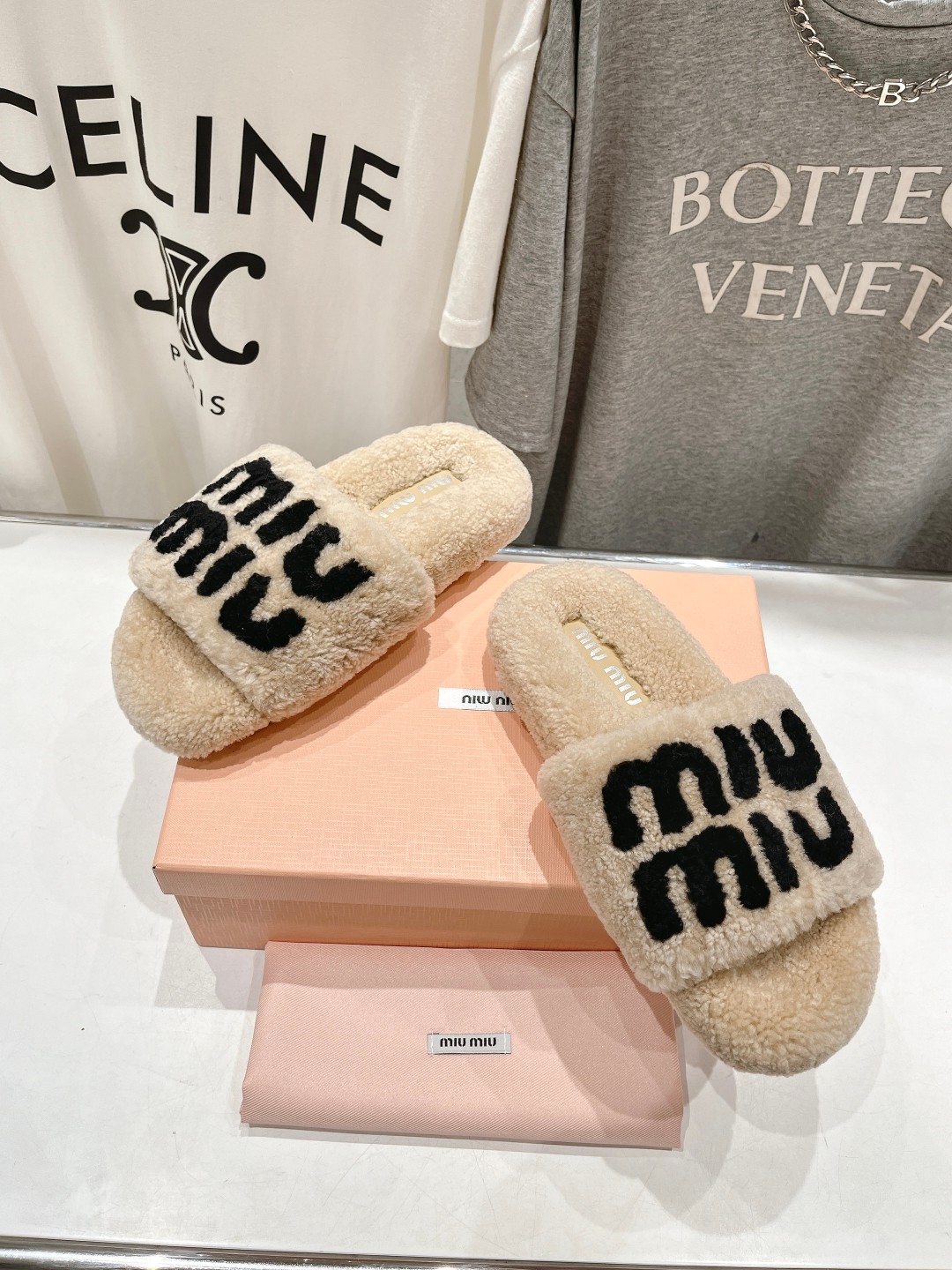 MiuMiu 미우미우 플랫 퍼 슬리퍼 신발