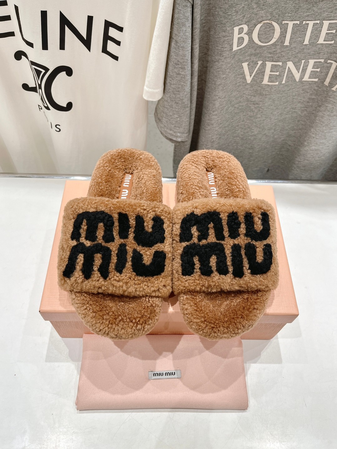 MiuMiu 미우미우 플랫 퍼 슬리퍼 신발