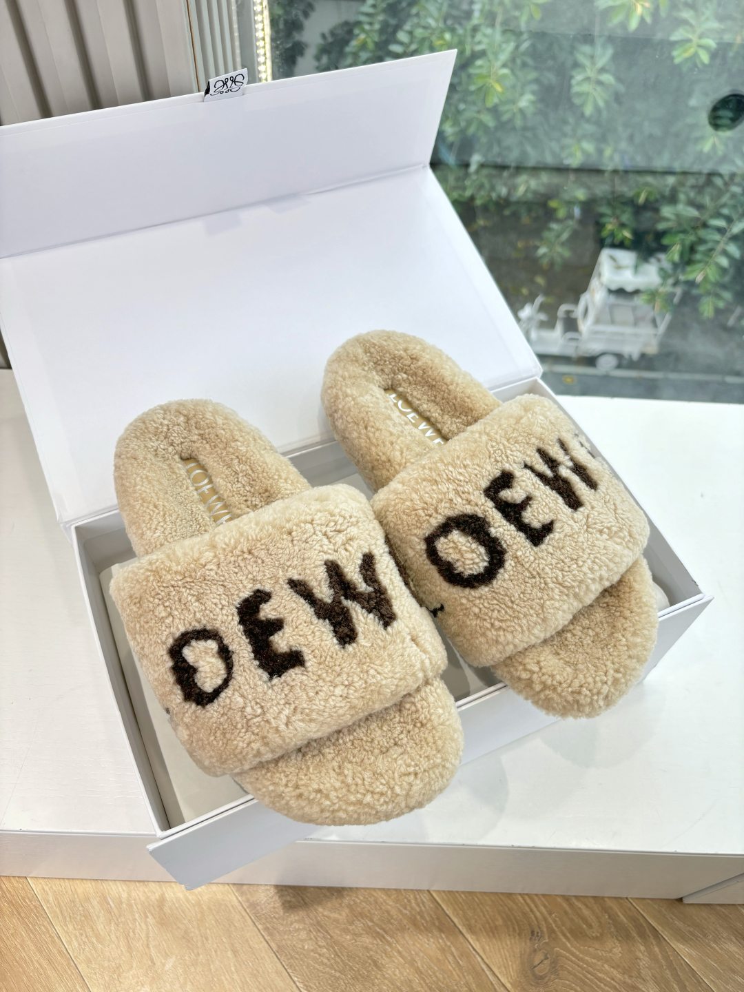 LOEWE 로에베 퍼 슬리퍼 신발