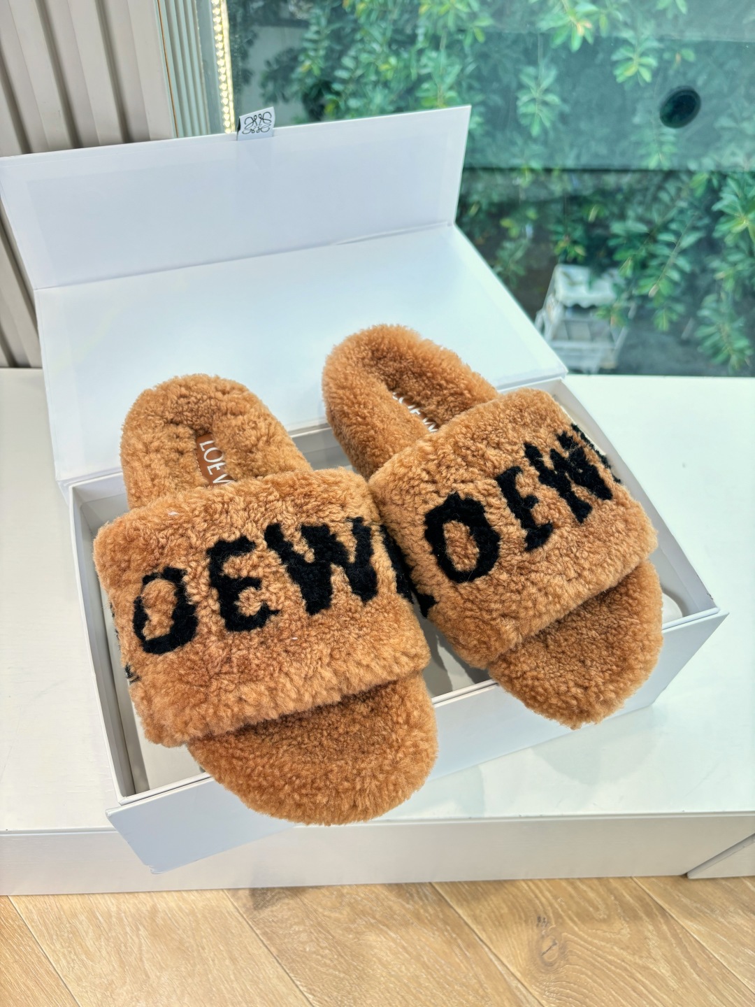 LOEWE 로에베 퍼 슬리퍼 신발