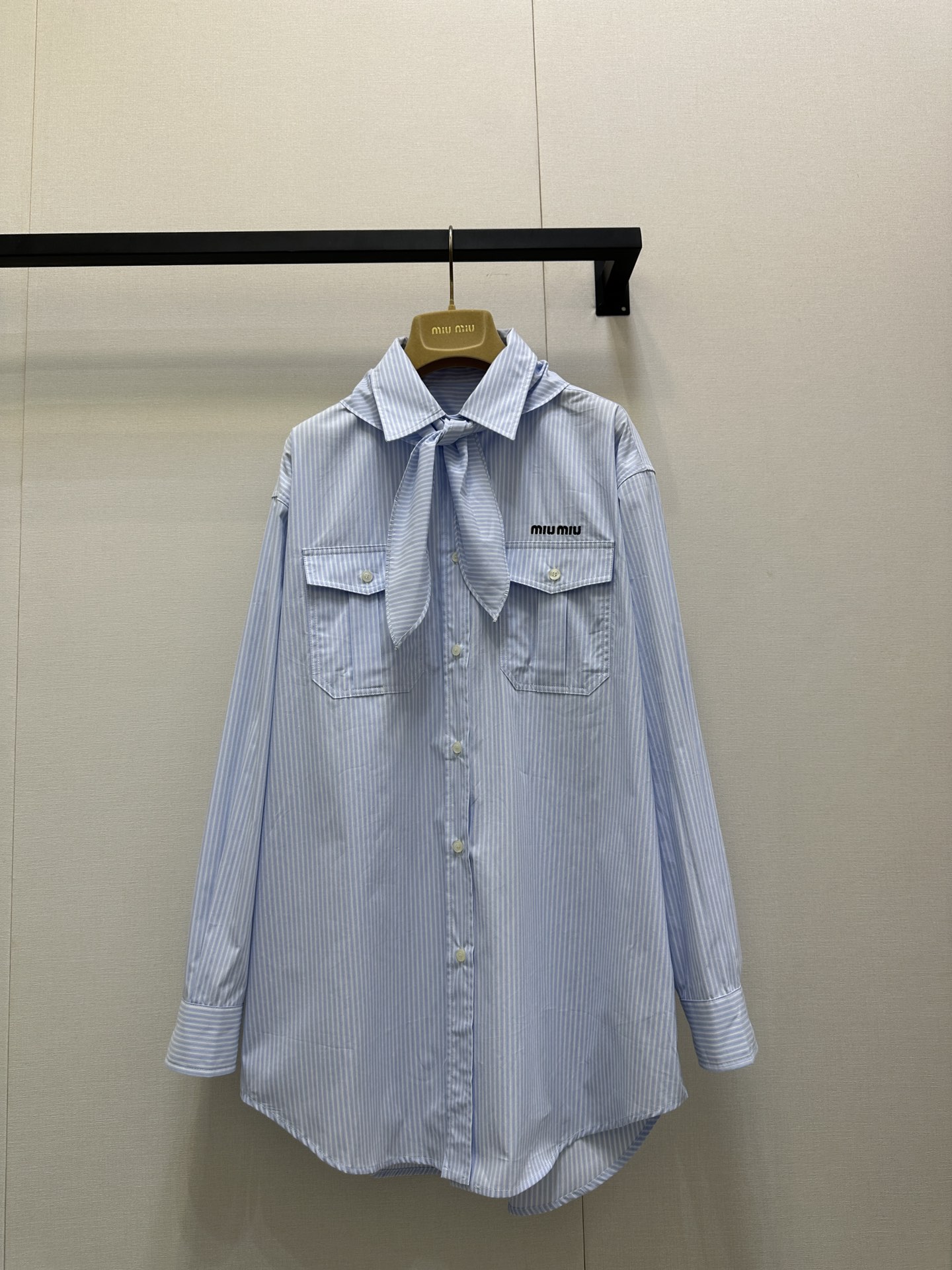 miumiu 미우미우 스트라이프 스카프 넥 셔츠 의류