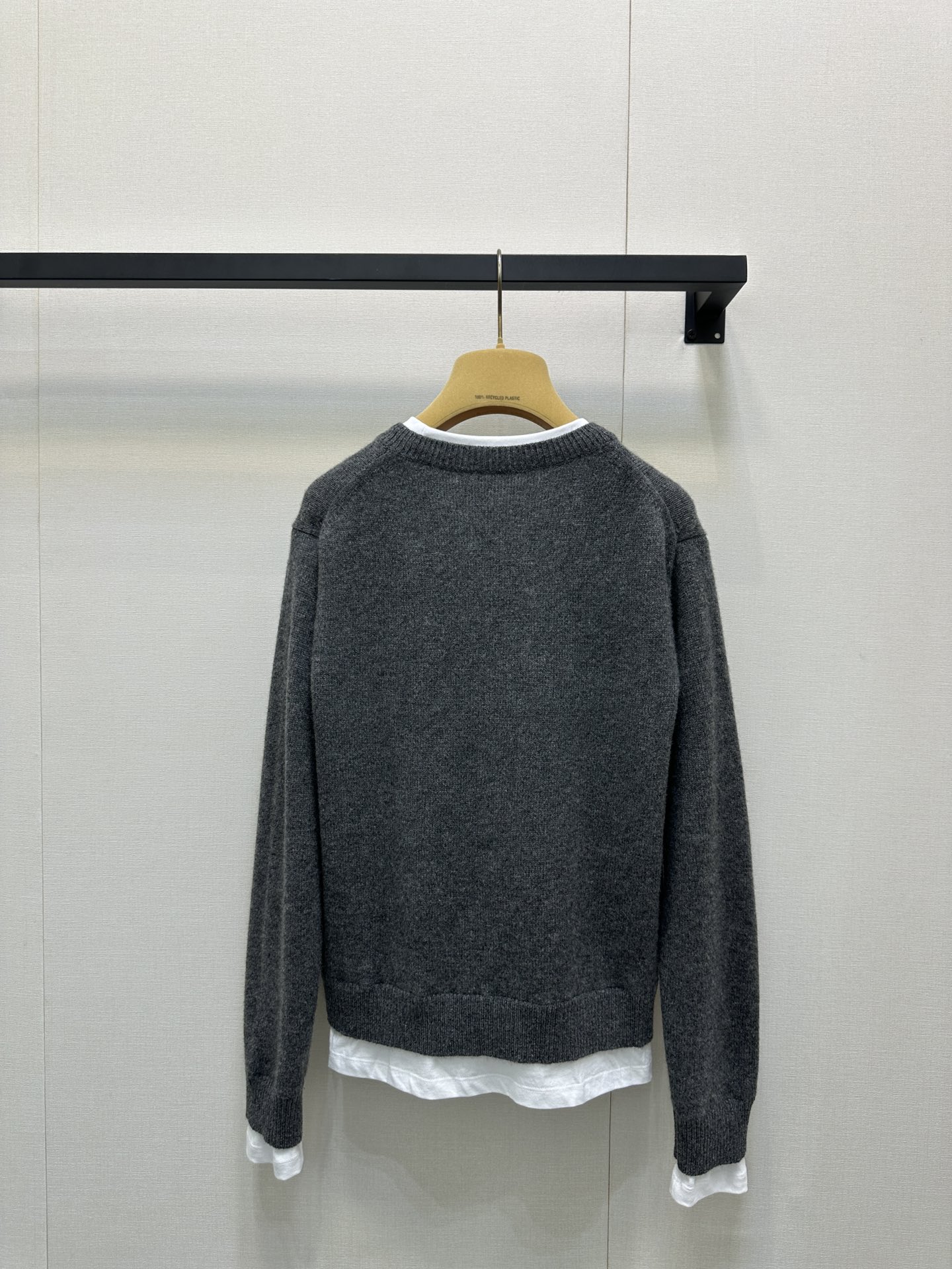 MiuMiu 미우미우 그레이 V넥 레이어드 니트 의류