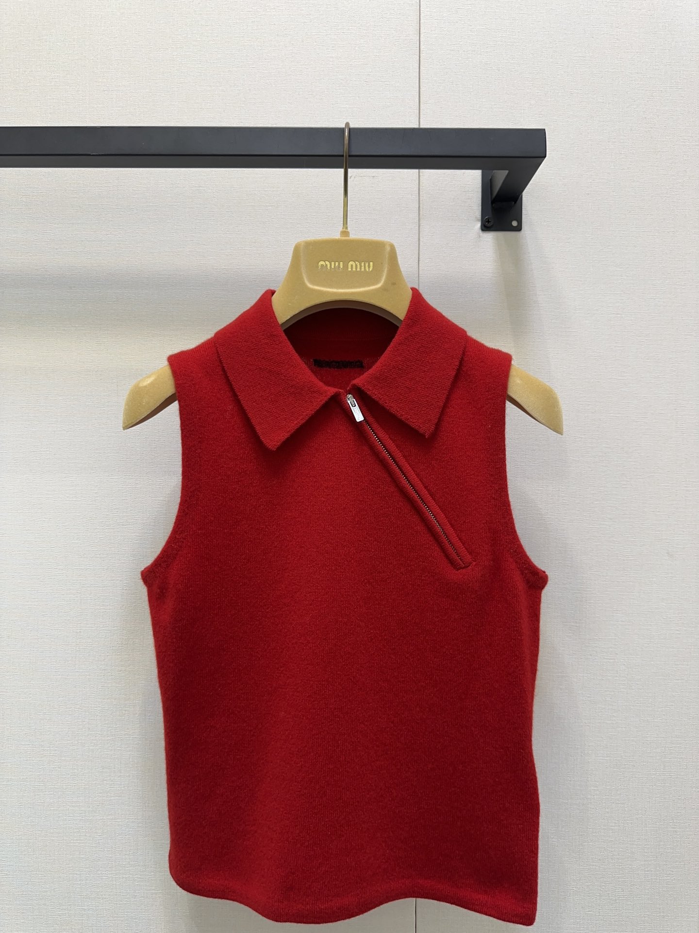 MiuMiu 미우미우 니트 폴로 민소매 베스트 의류