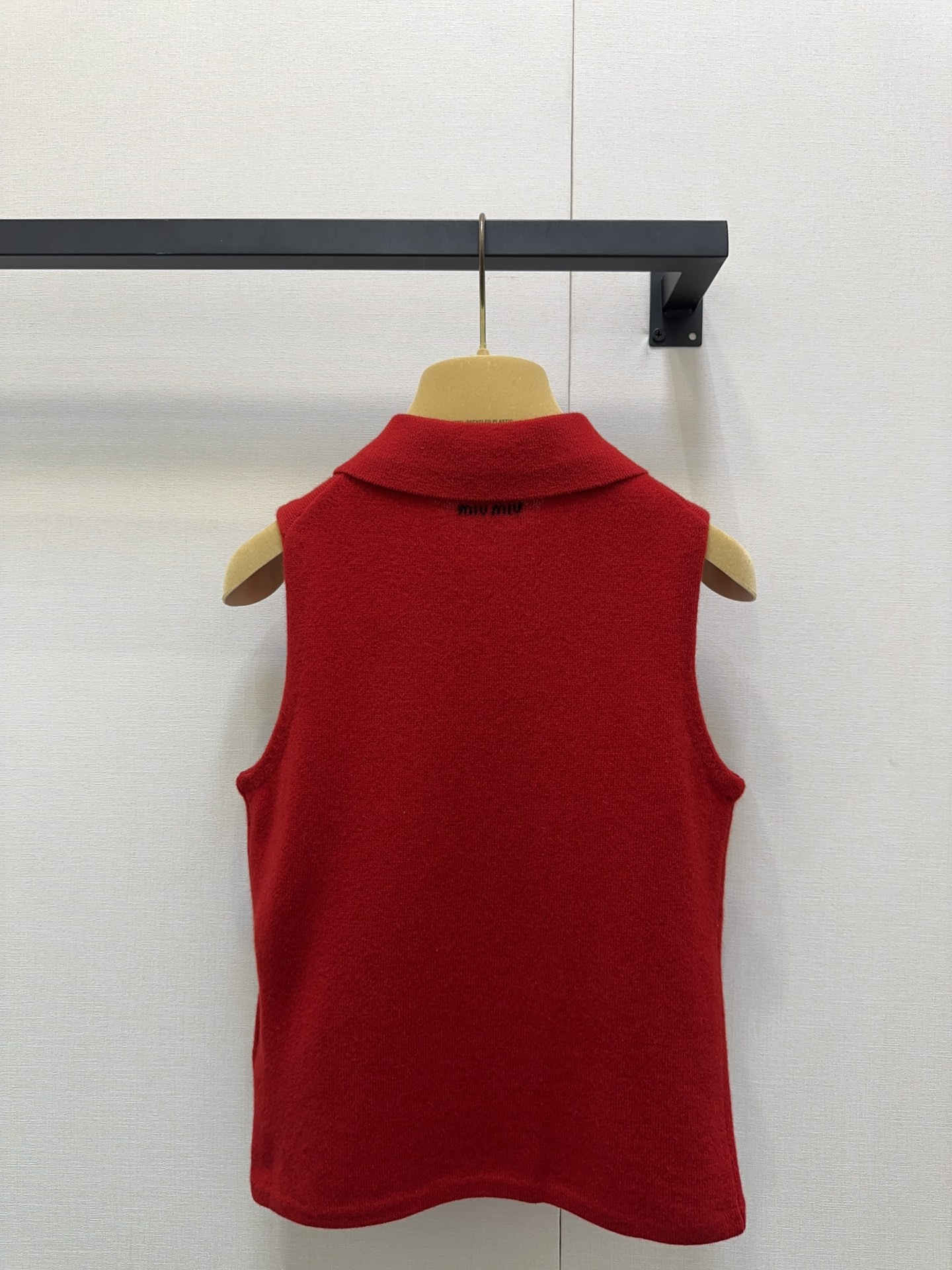 MiuMiu 미우미우 니트 폴로 민소매 베스트 의류