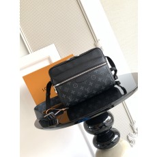 LV 루이비통 (M30233) 크로스백 메신저백 가방