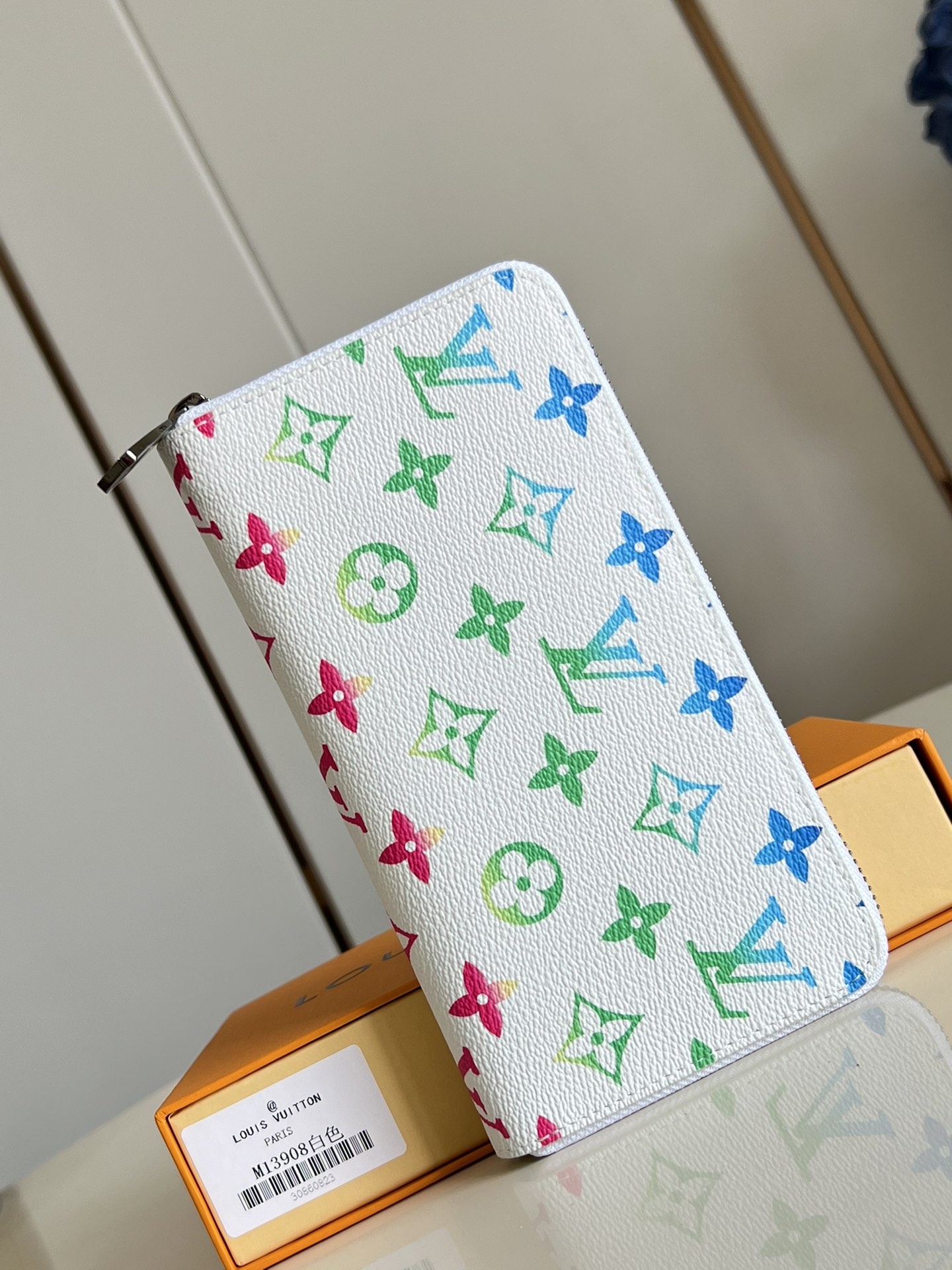 LV 루이비통 장지갑 M13908 화이트 지갑