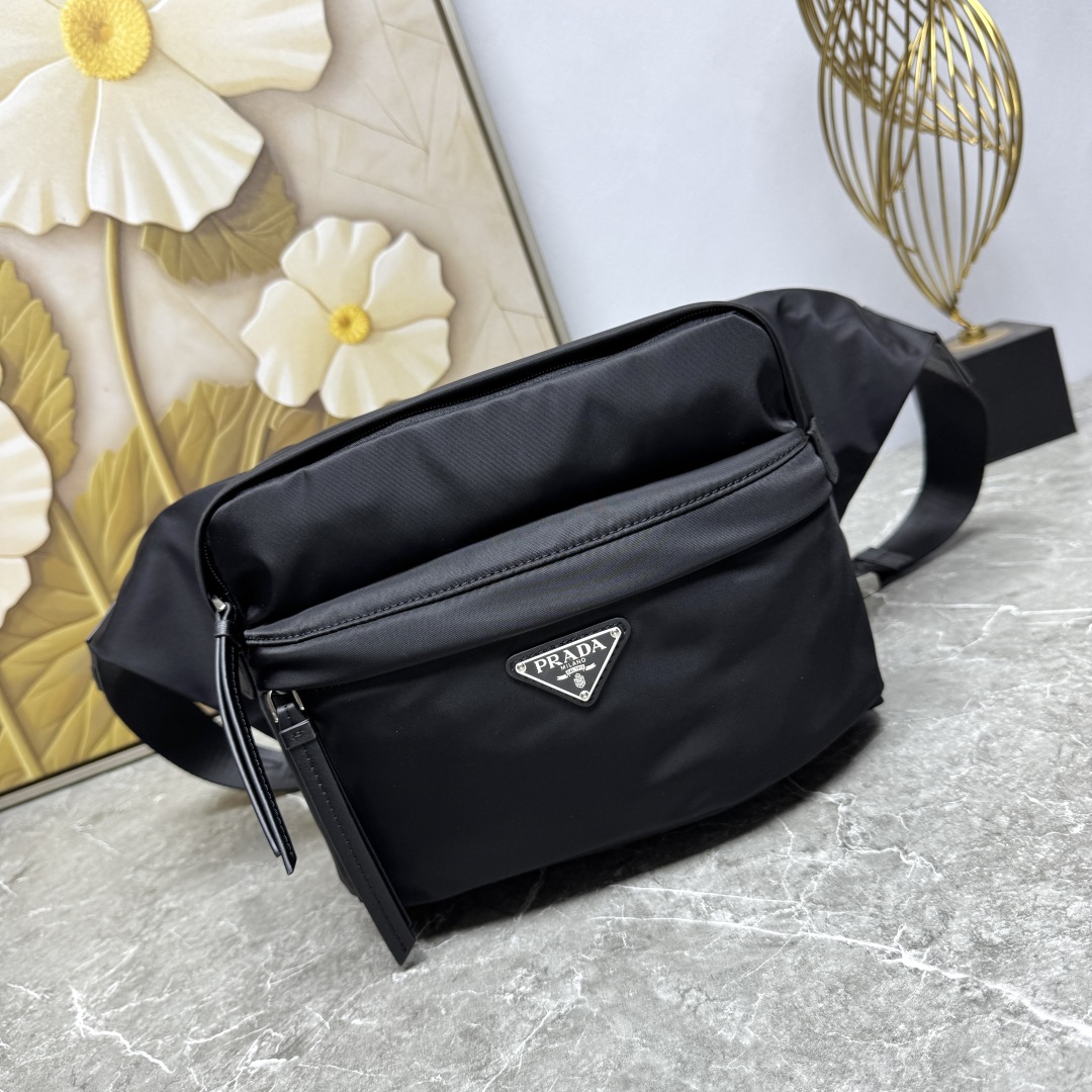 PRADA 프라다 힙색 메신저백 가방 2VH038