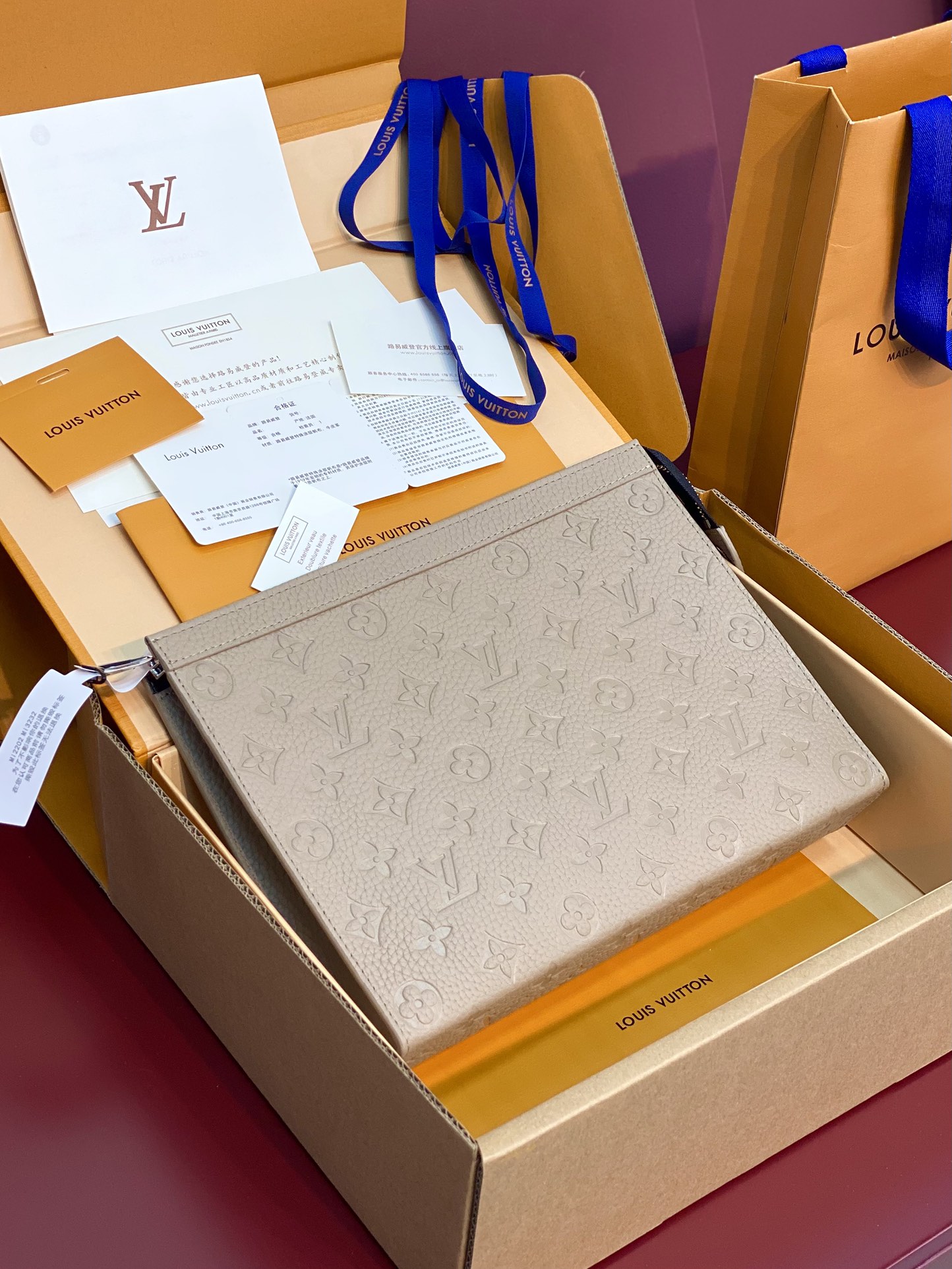 LV 루이비통 클러치 가방