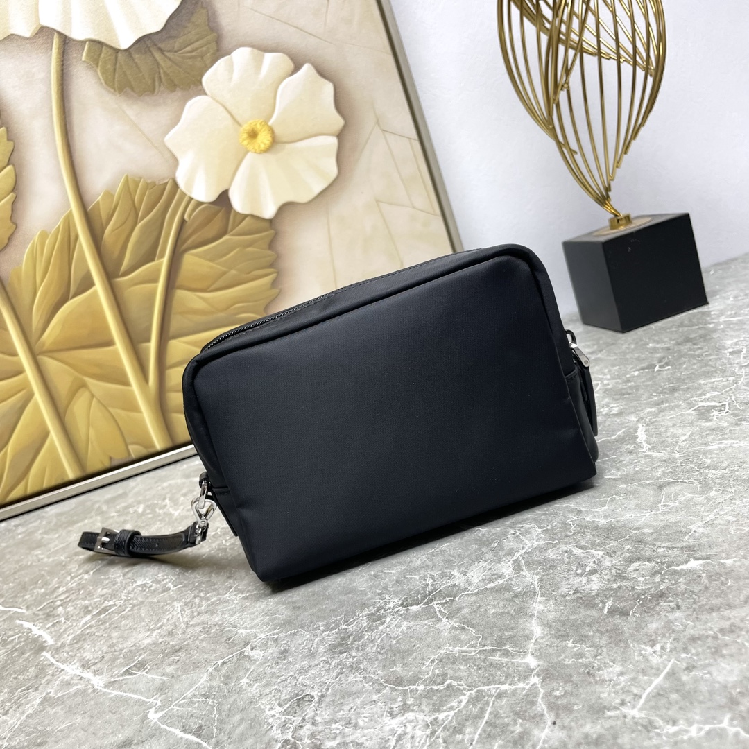 PRADA 프라다 클러치 백 가방 (1NE393 블랙)