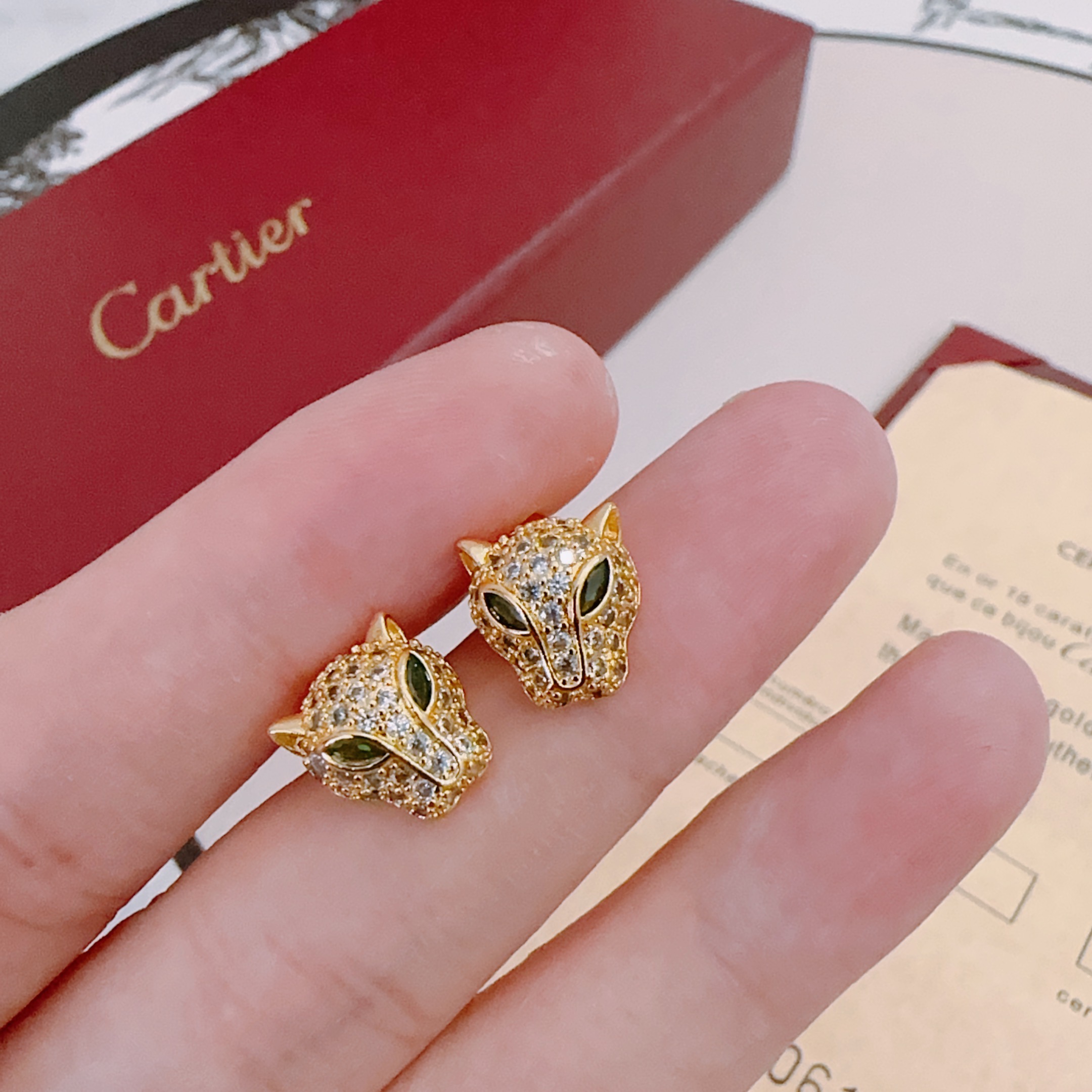 Cartier 까르띠에 귀걸이 V골드 시리즈