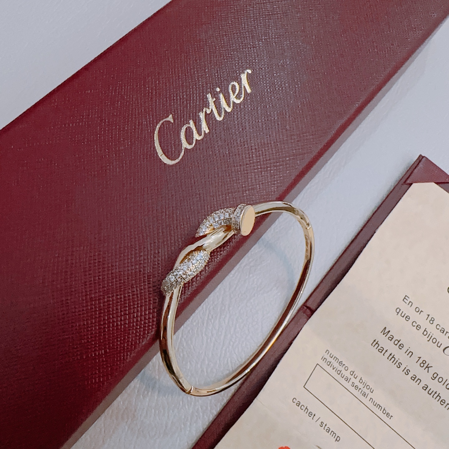Cartier 까르띠에 손목 팔찌 V골드 시리즈