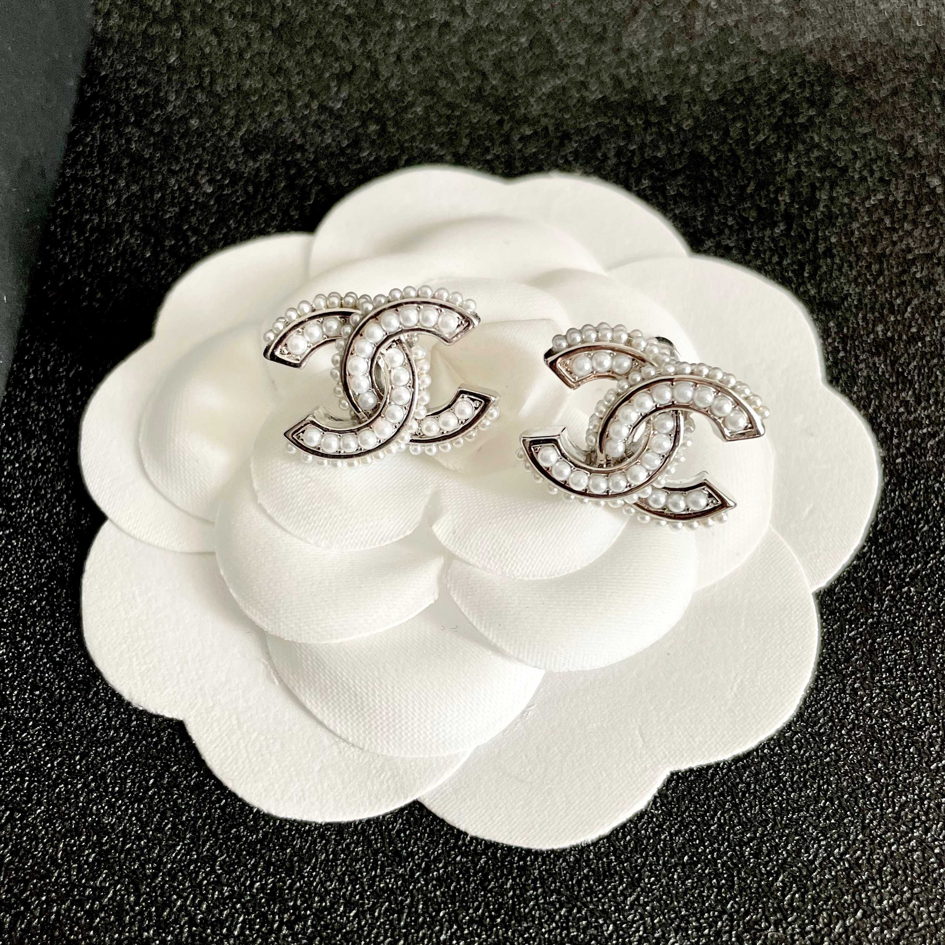 Chanel 샤넬 레터 이어링 귀걸이