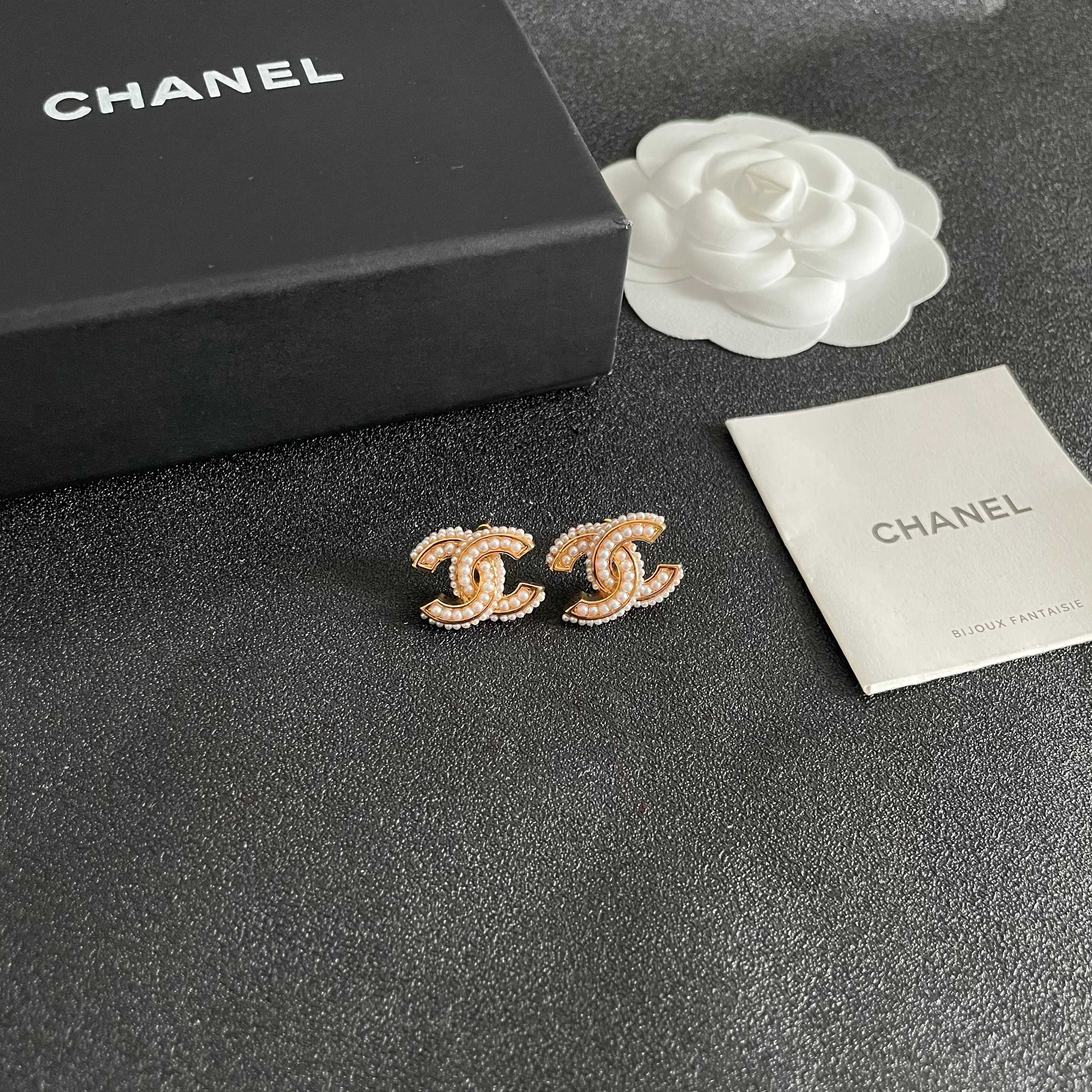 Chanel 샤넬 레터 이어링 귀걸이