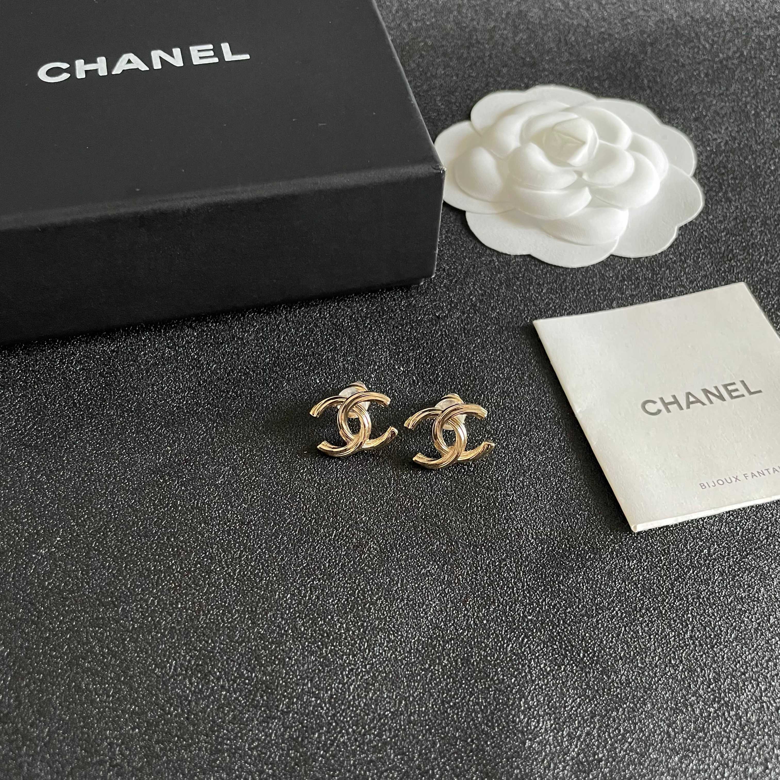 Chanel 샤넬 레터 이어링 귀걸이