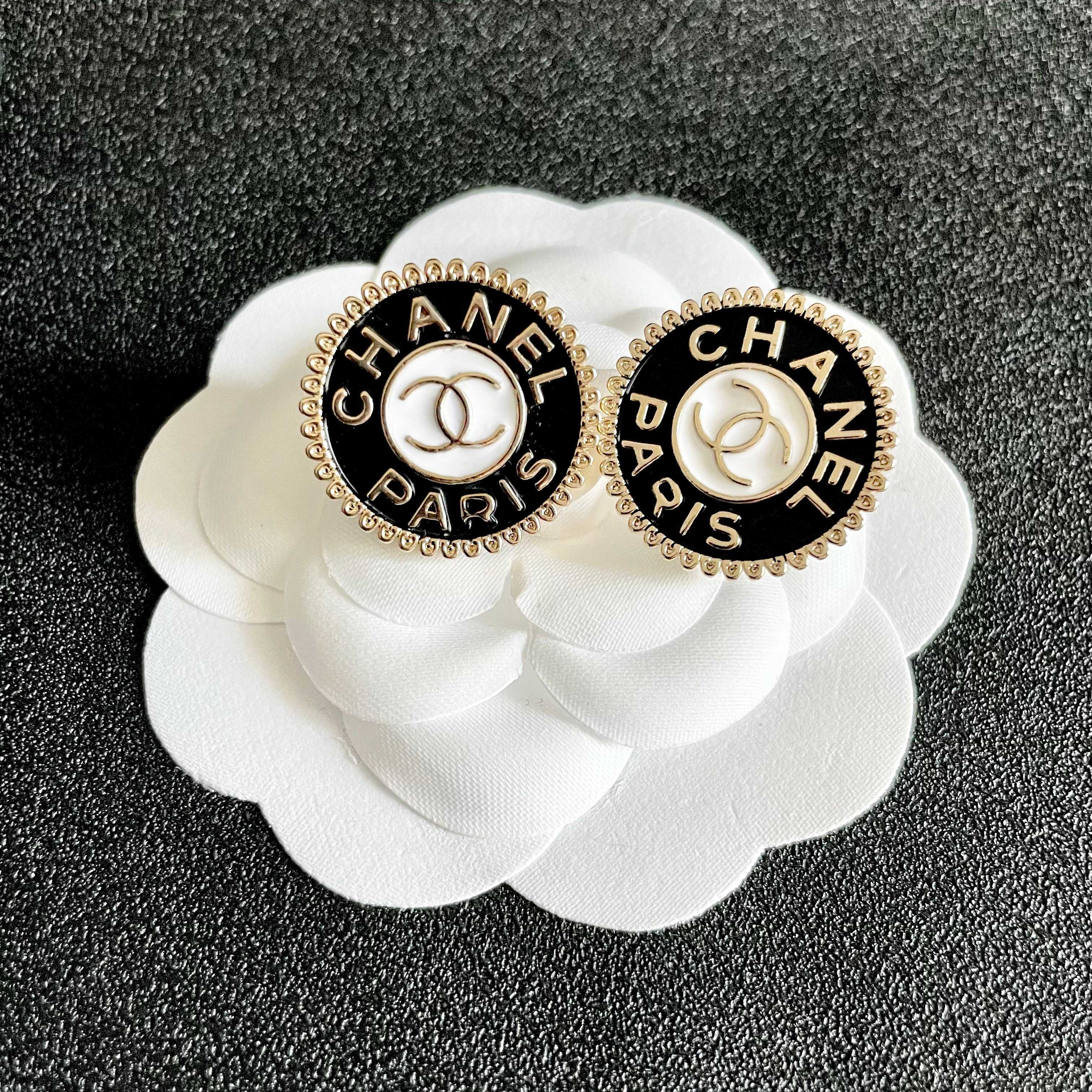 Chanel 샤넬 레터 이어링 귀걸이