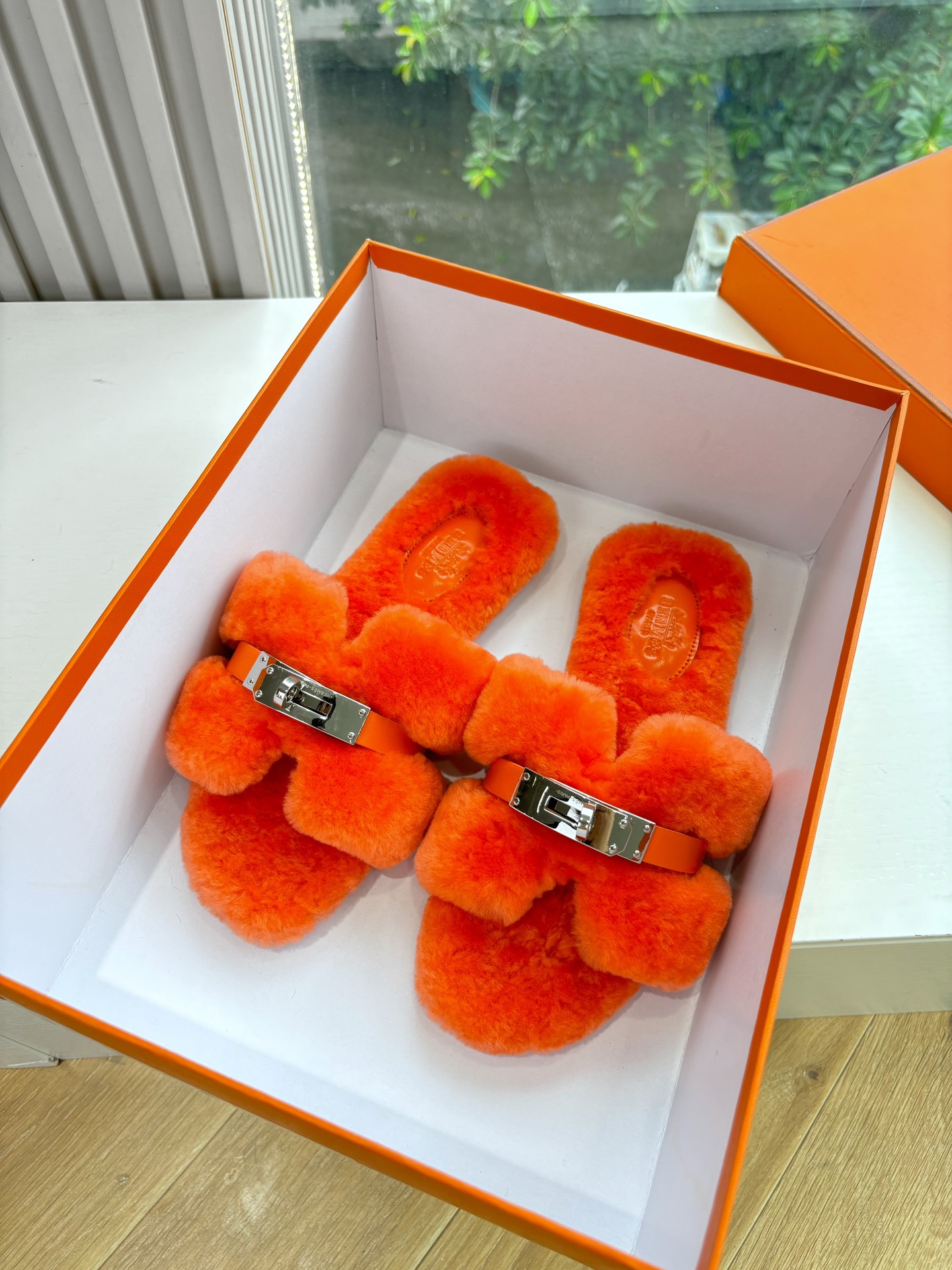 에르메스(Hermes) 양털 퍼 슬리퍼 신발