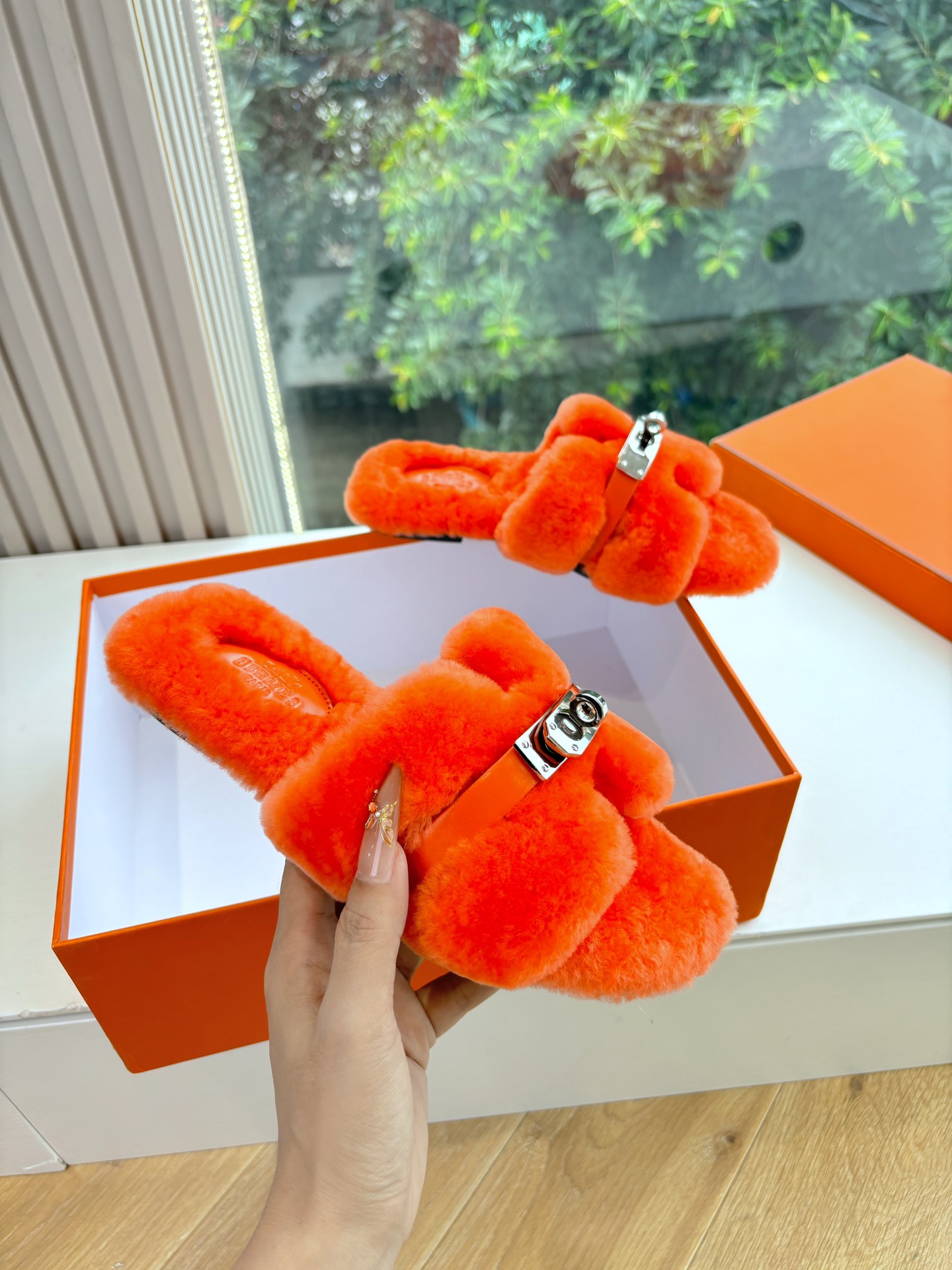 에르메스(Hermes) 양털 퍼 슬리퍼 신발