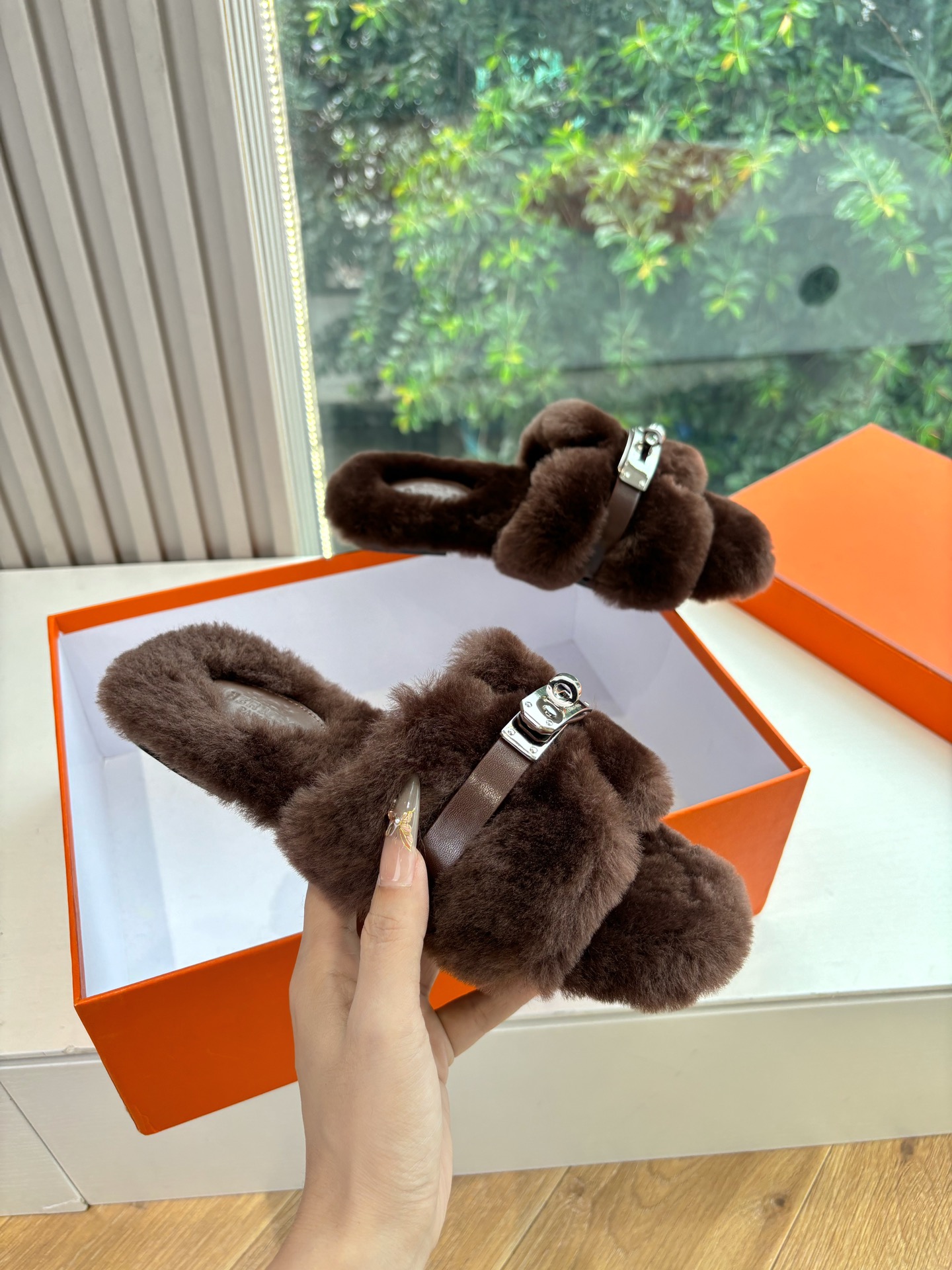 에르메스(Hermes) 양털 퍼 슬리퍼 신발