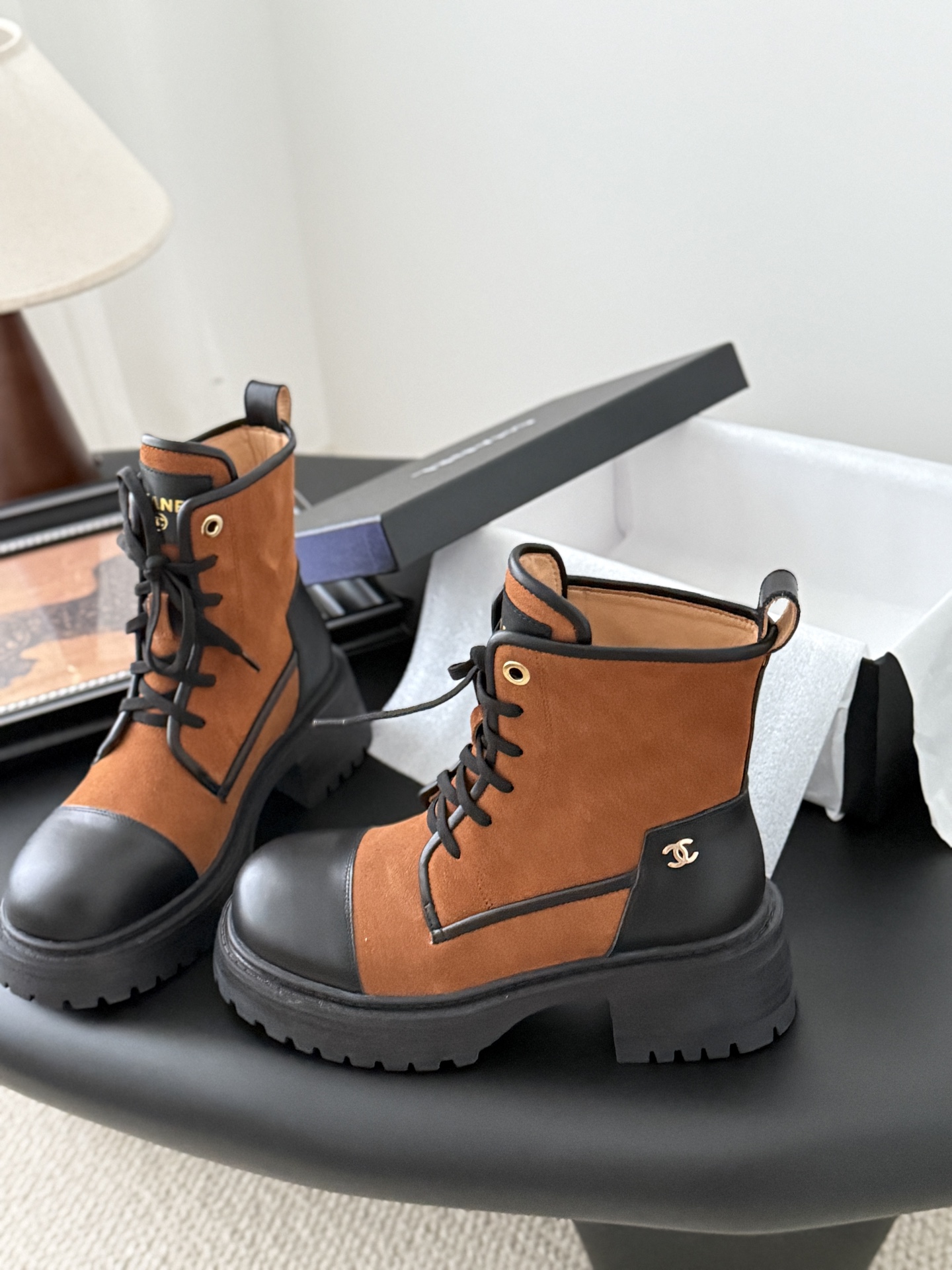 CHANEL 샤넬 25B 아뜰리에 단화 부츠 신발