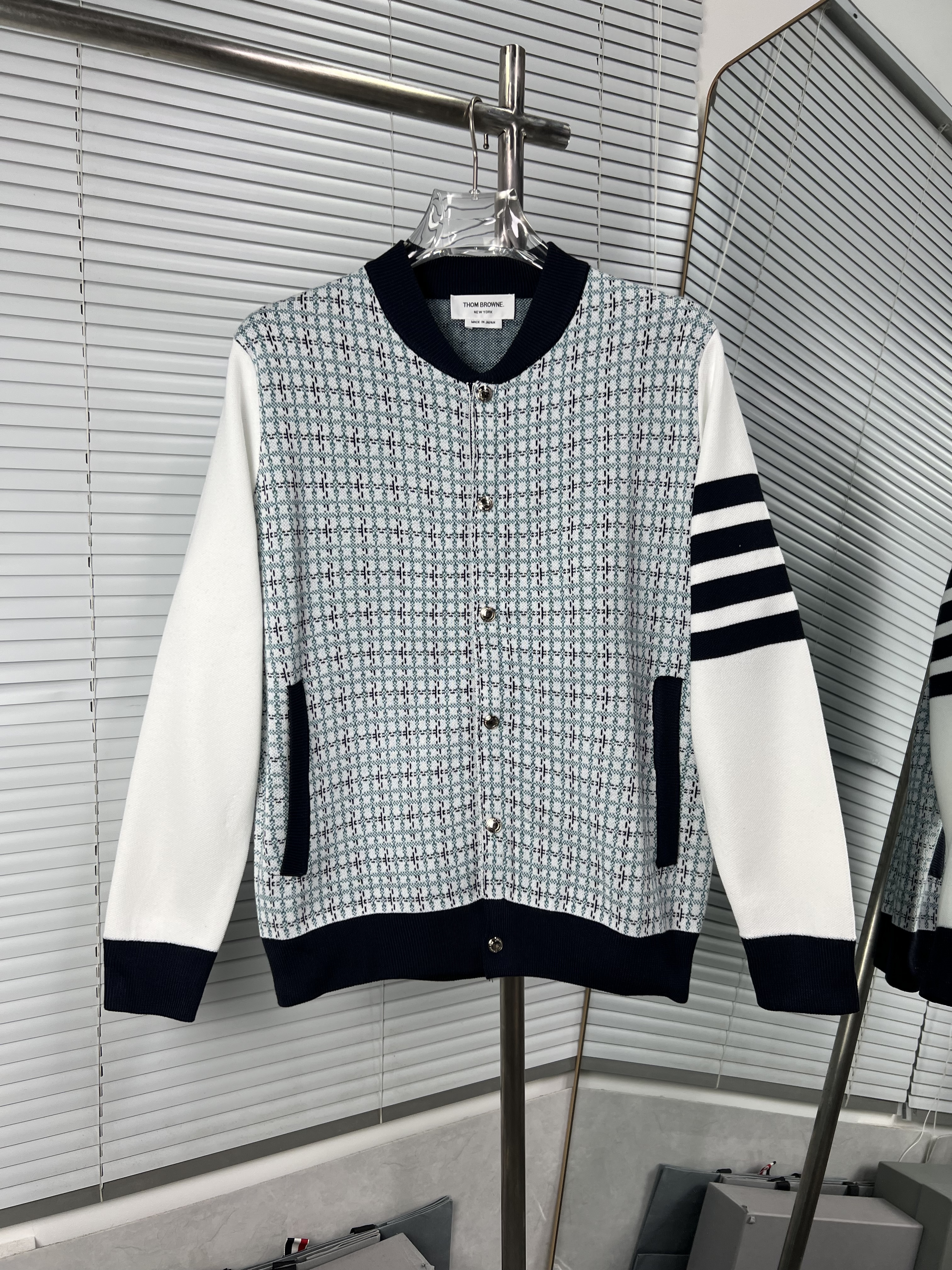 Thom Browne 배색 체크 가디건 의류