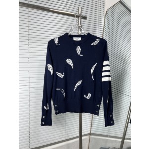 Thom Browne 톰브라운 신상 깃털 자수 울 니트 의류